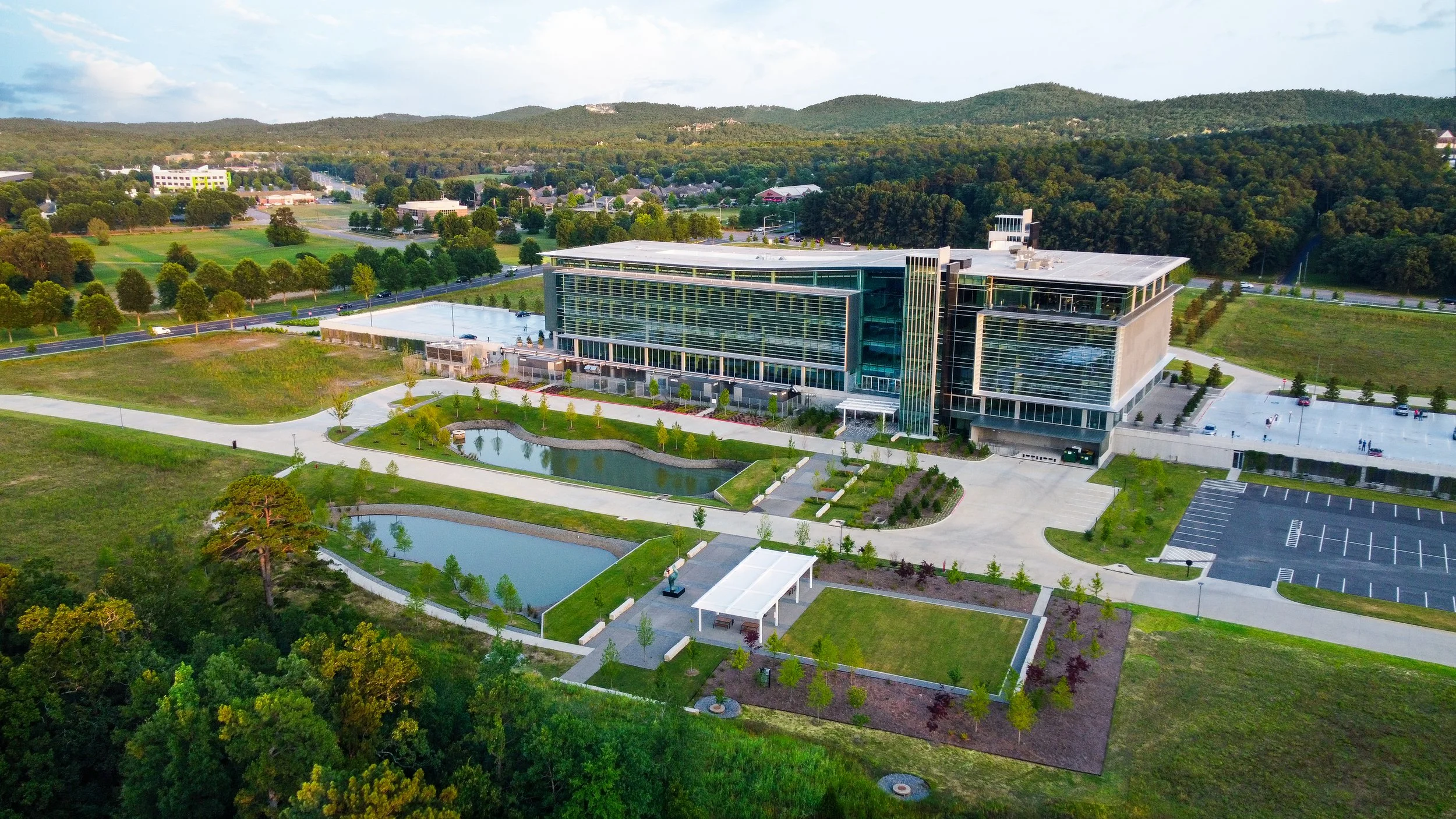 BANK OZK HEADQUARTERS
Location: Little Rock, Arkansas
Landscape Architect: Studio Outside
Architect: