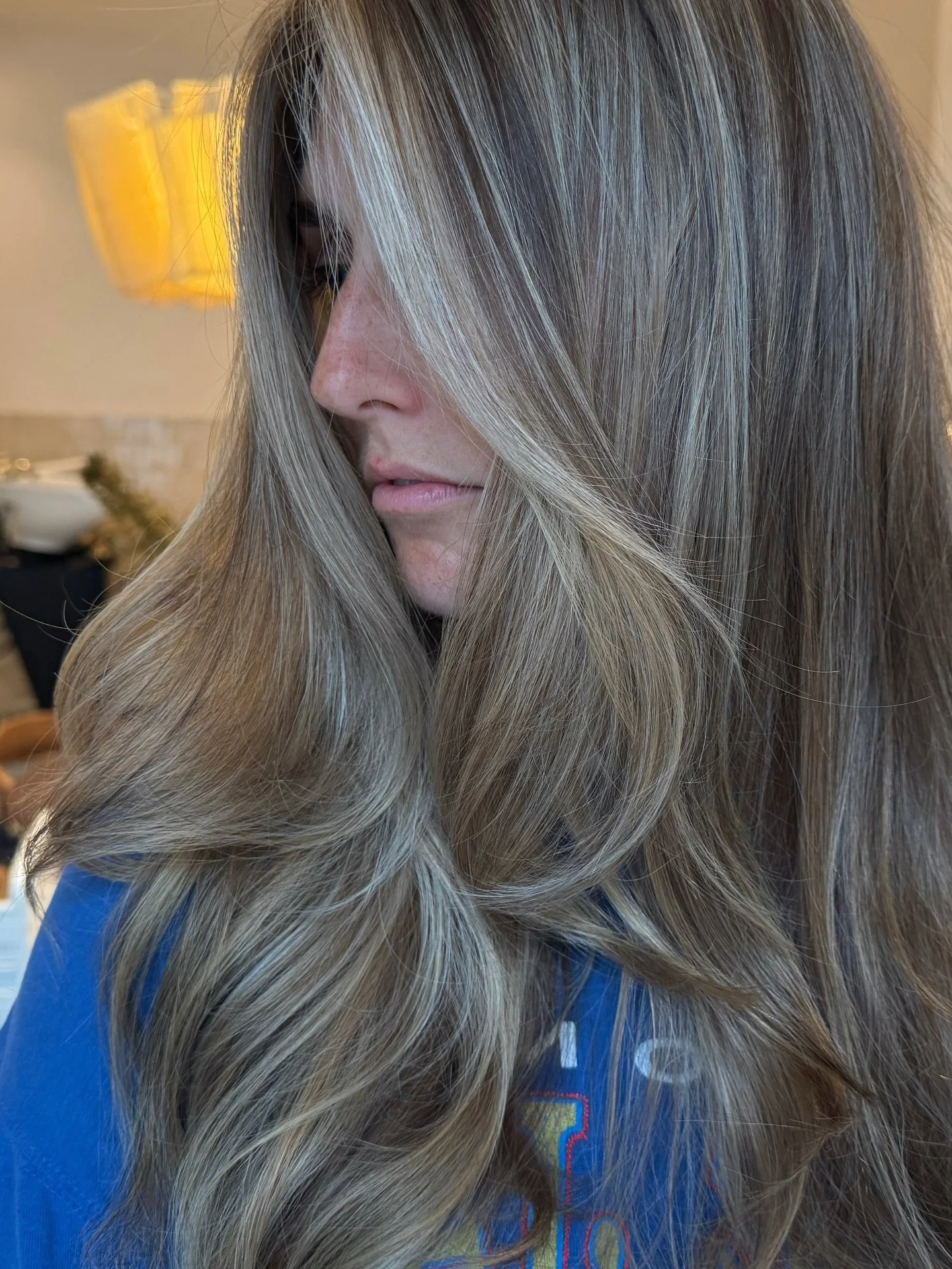 Nothing says fresh hair like seamless dimension 🤌🏼

Your sign to visit @bykatehairdesign