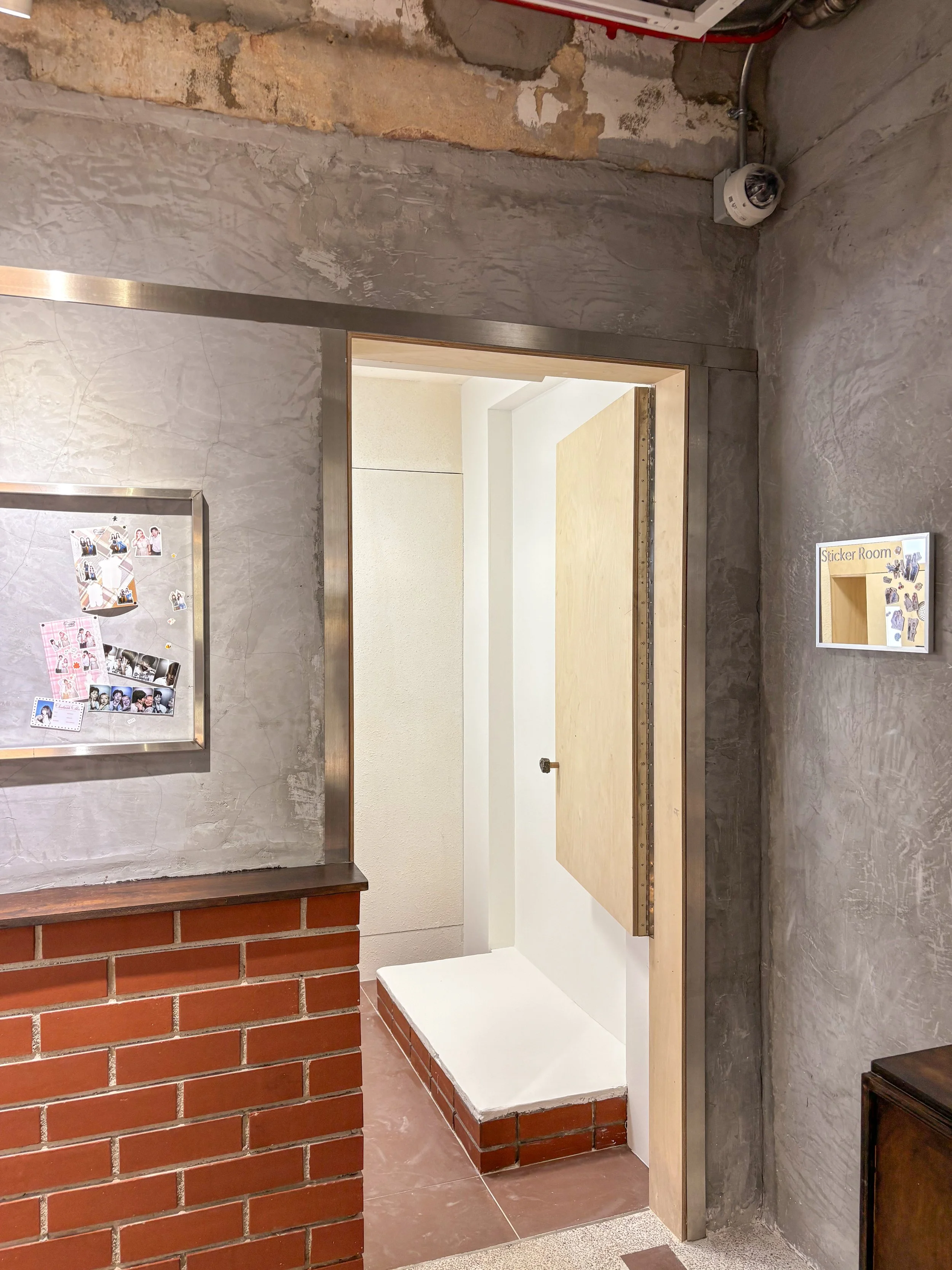Manner Sticker at Photomanner The Brick House