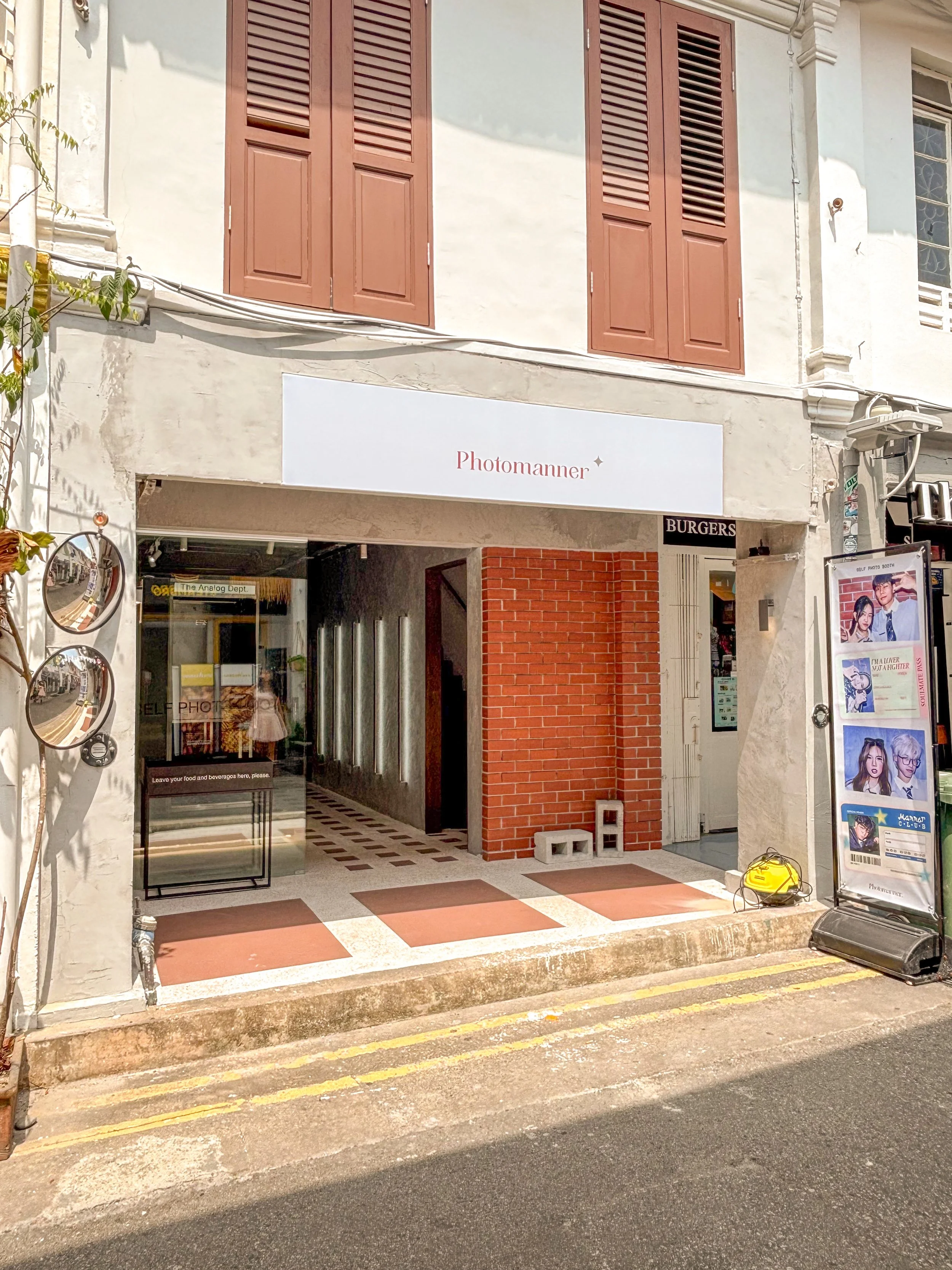Photomanner The Brick House Storefront