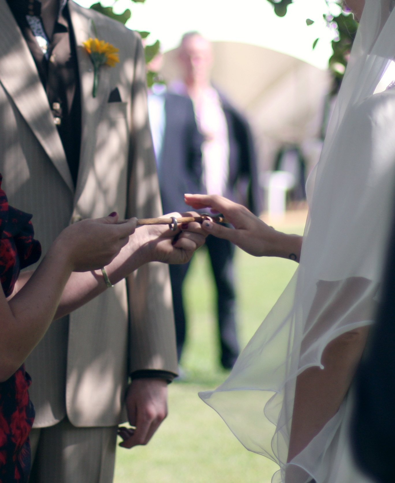 Outdoor wedding with Exchange of rings in Hampshire