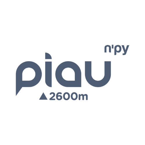 Logo avec le texte 'piau' et une indication d'altitude de 2600 mètres, avec 'npy' en haut à droite.