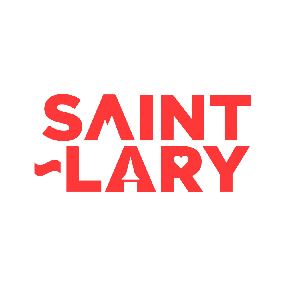 Logo de Saint-Lary avec le nom en lettres rouges et un cœur dans le 'A' sur fond noir.