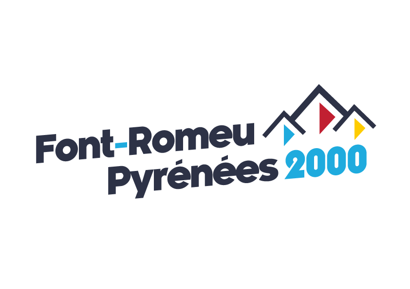 Logo avec le texte "Font-Romeu Pyrénées 2000", des montagnes stylisées en noir avec des drapeaux rouges, bleus, et jaunes.