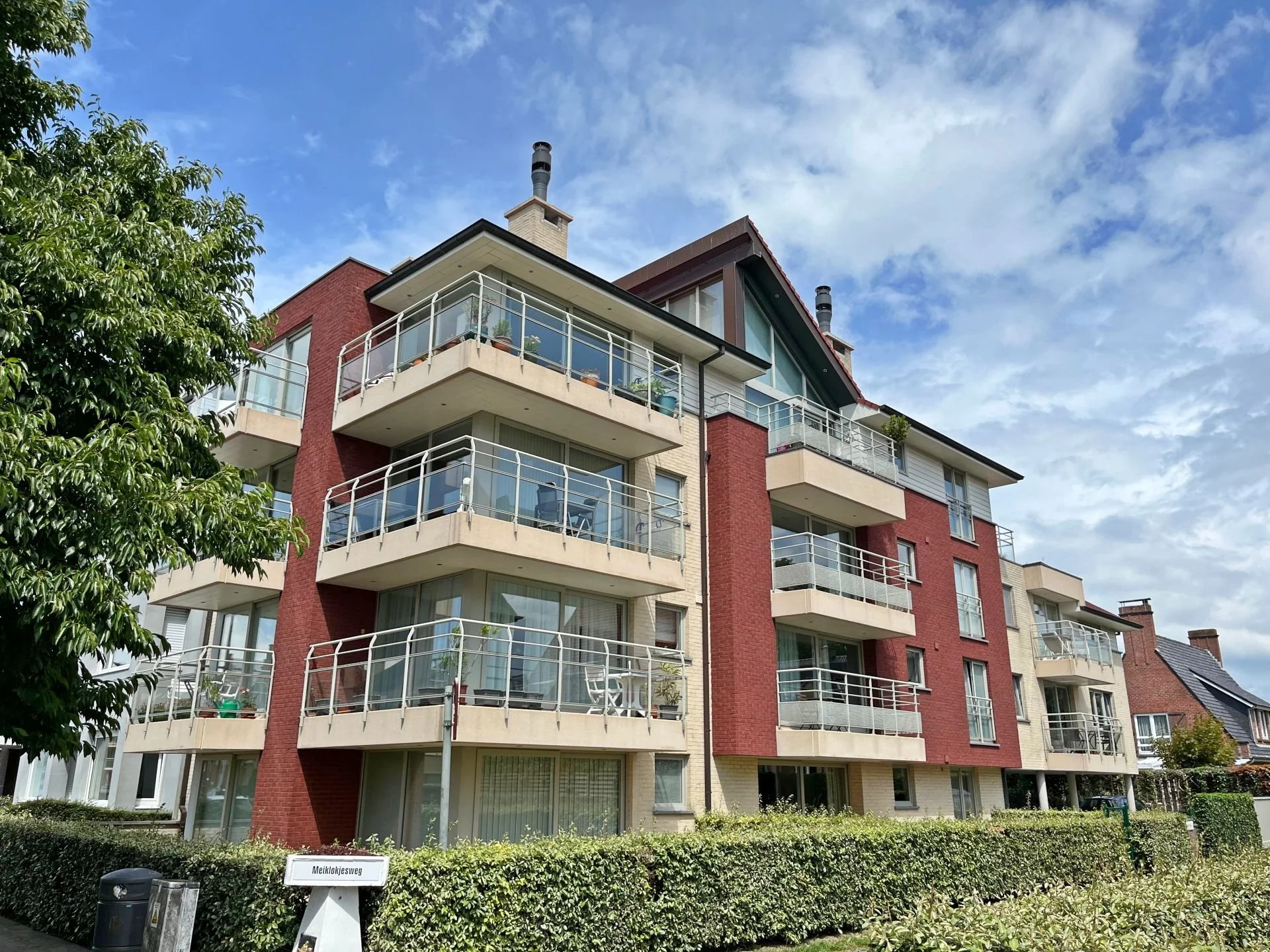 Foto voorgevel residentie 'T Meiklokje