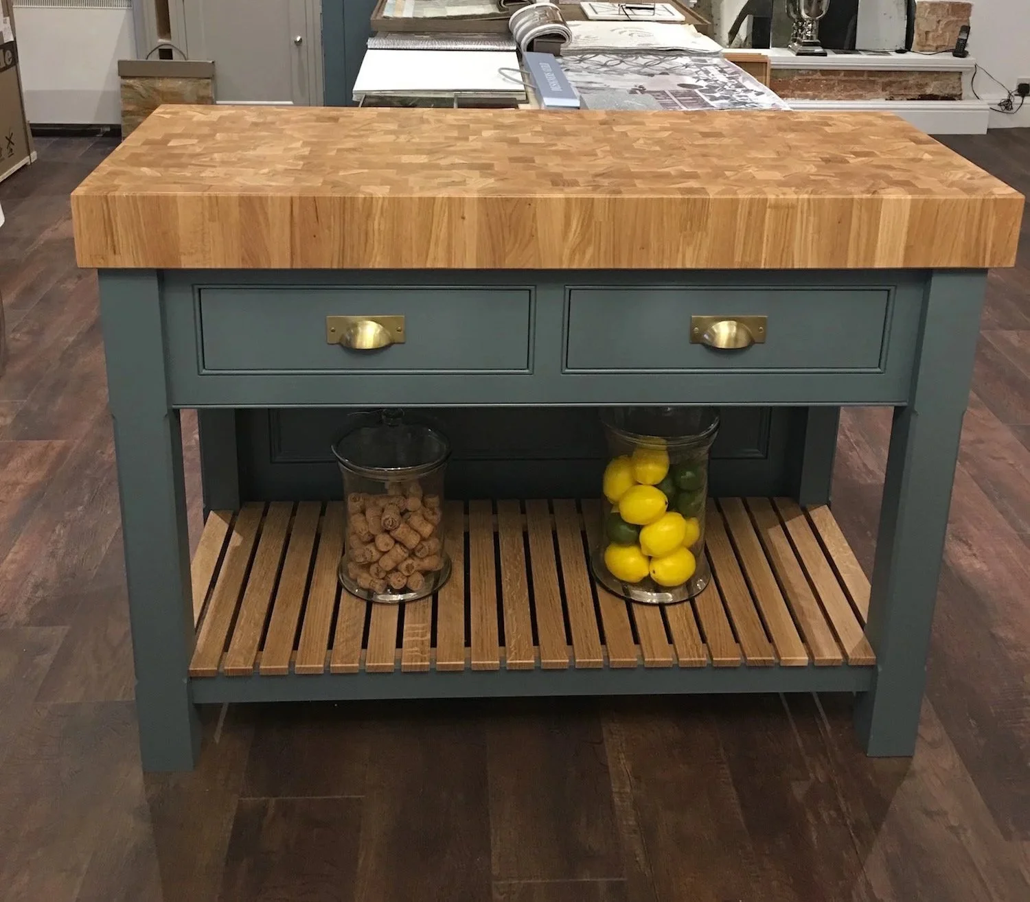 Luxury Oak End-Grain Chopping  Block Table 1000mm Wide x 450mm Deep x 950mm High.