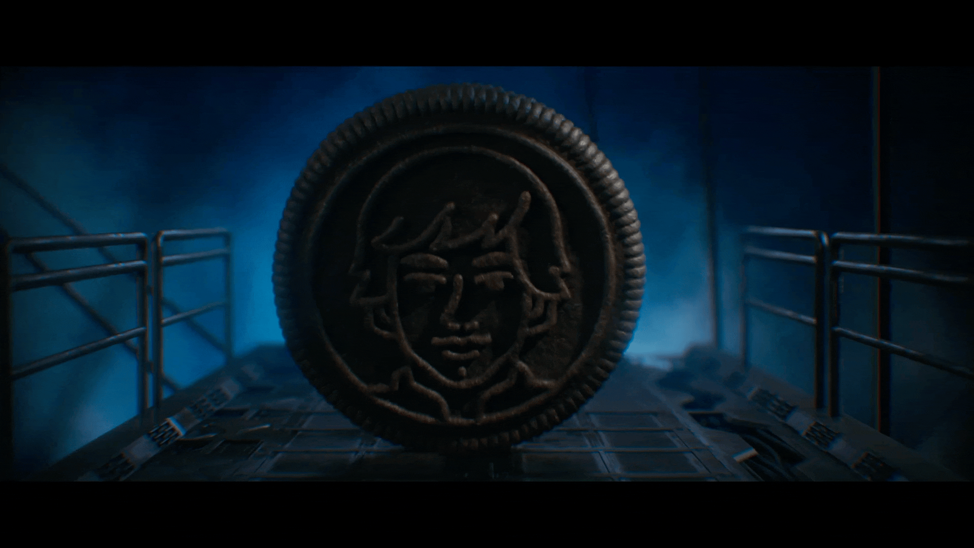 Discover your destiny with STAR WARS™ OREO cookies!_02.gif
