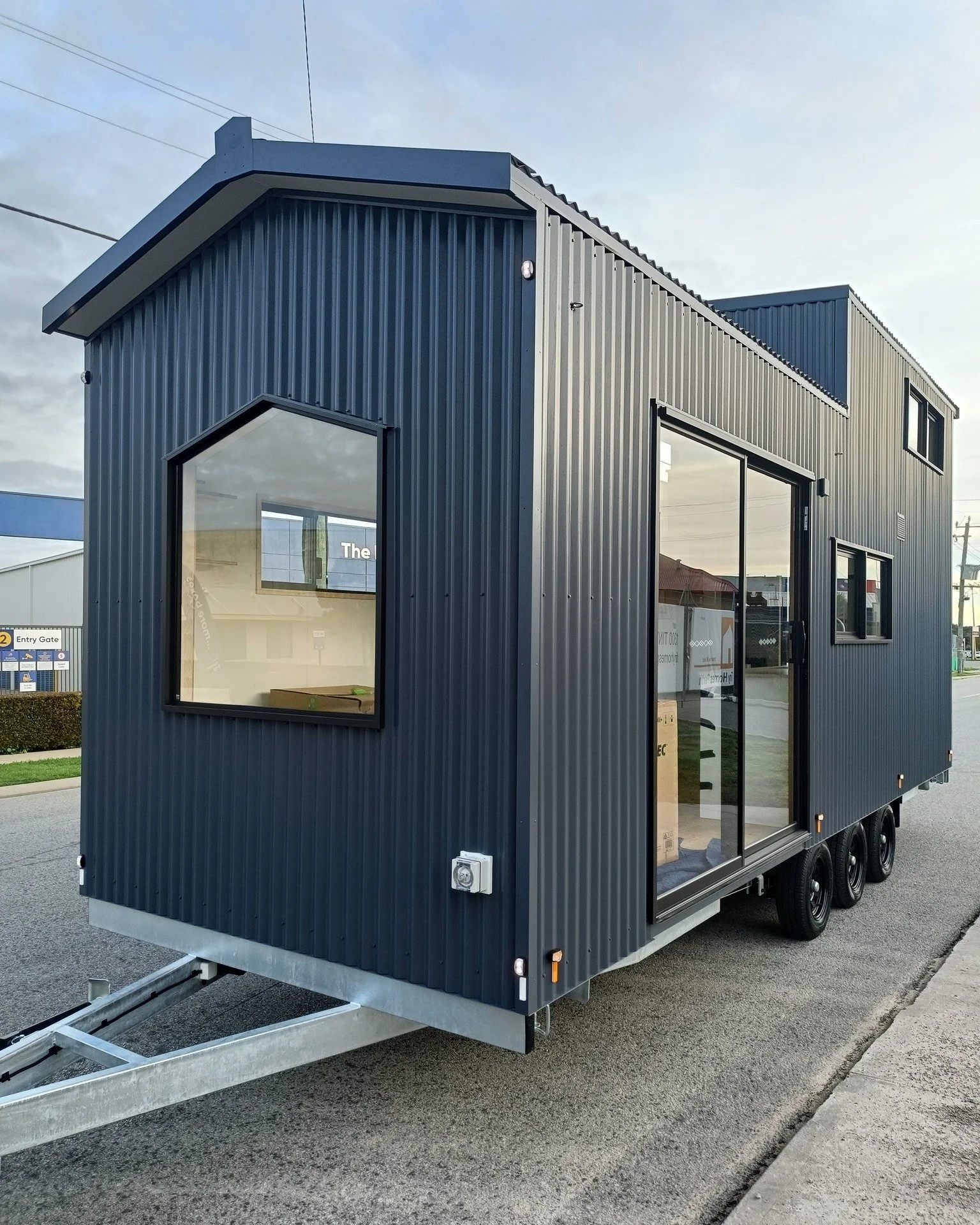 Big dreams in tiny spaces! At Tiny Homes Perth, custom-designed living is at the heart of everything we do. Tailored, stylish, and built just for you 🏠