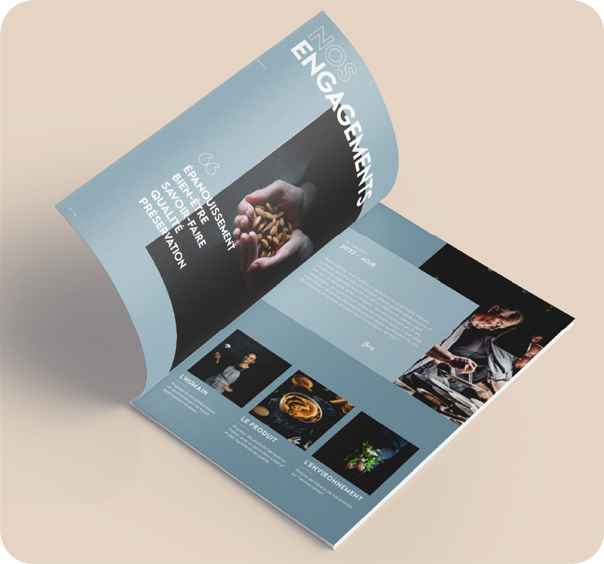 Brochure sur l'engagement responsable avec une image de mains tenant des grains de café.