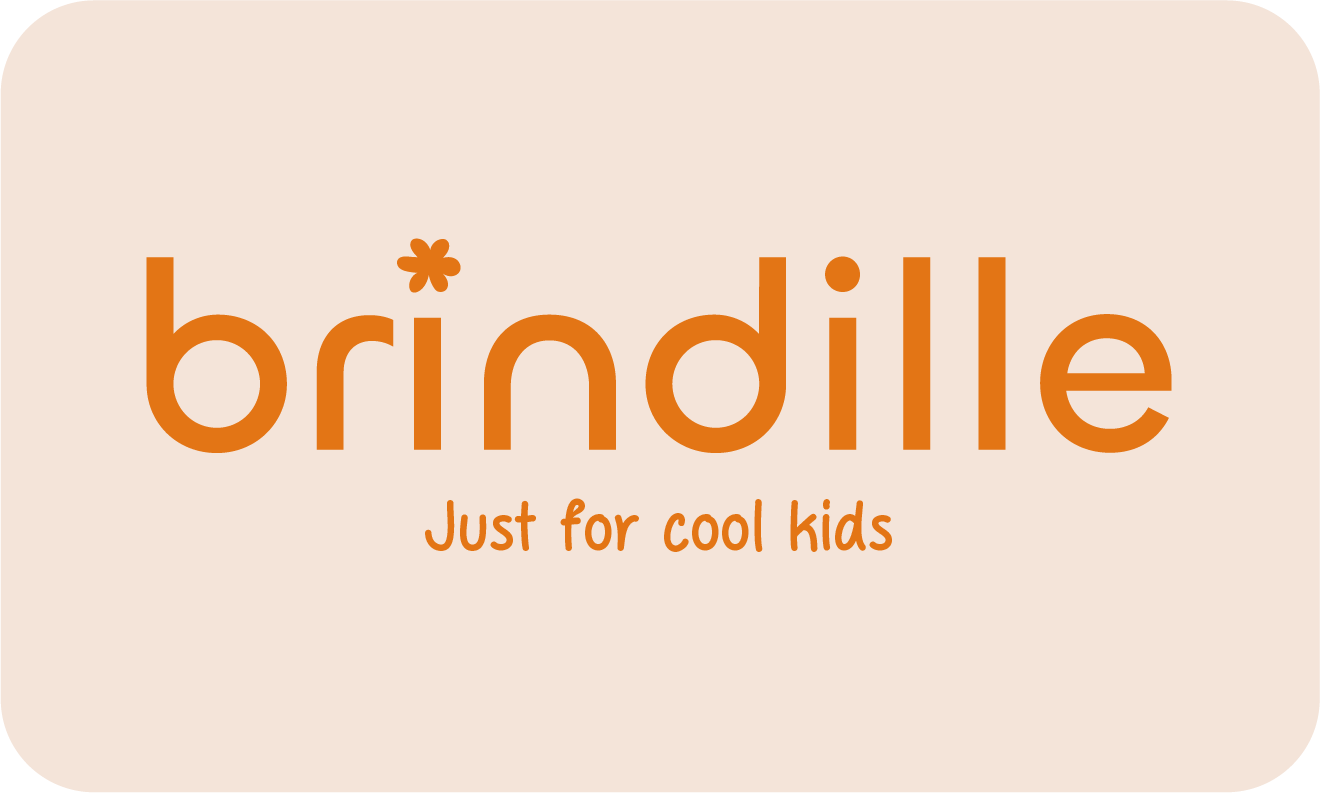 Logo de la marque Brindle avec le slogan "Just for cool kids" sur un fond beige clair.