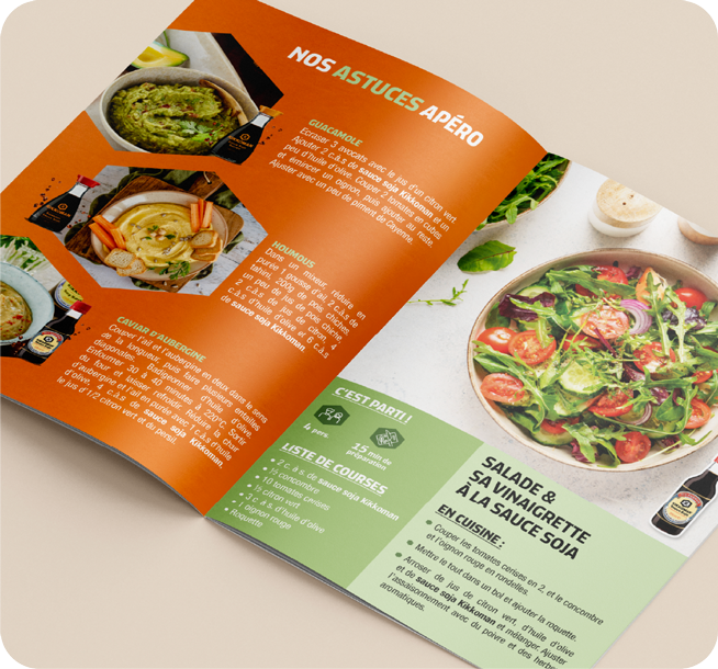 Page d'un livret de recettes avec une salade et une vinaigrette à la sauce soja, et des instructions pour la préparation. Côté gauche, des recettes de guacamole, houmous et caviar d'aubergine.