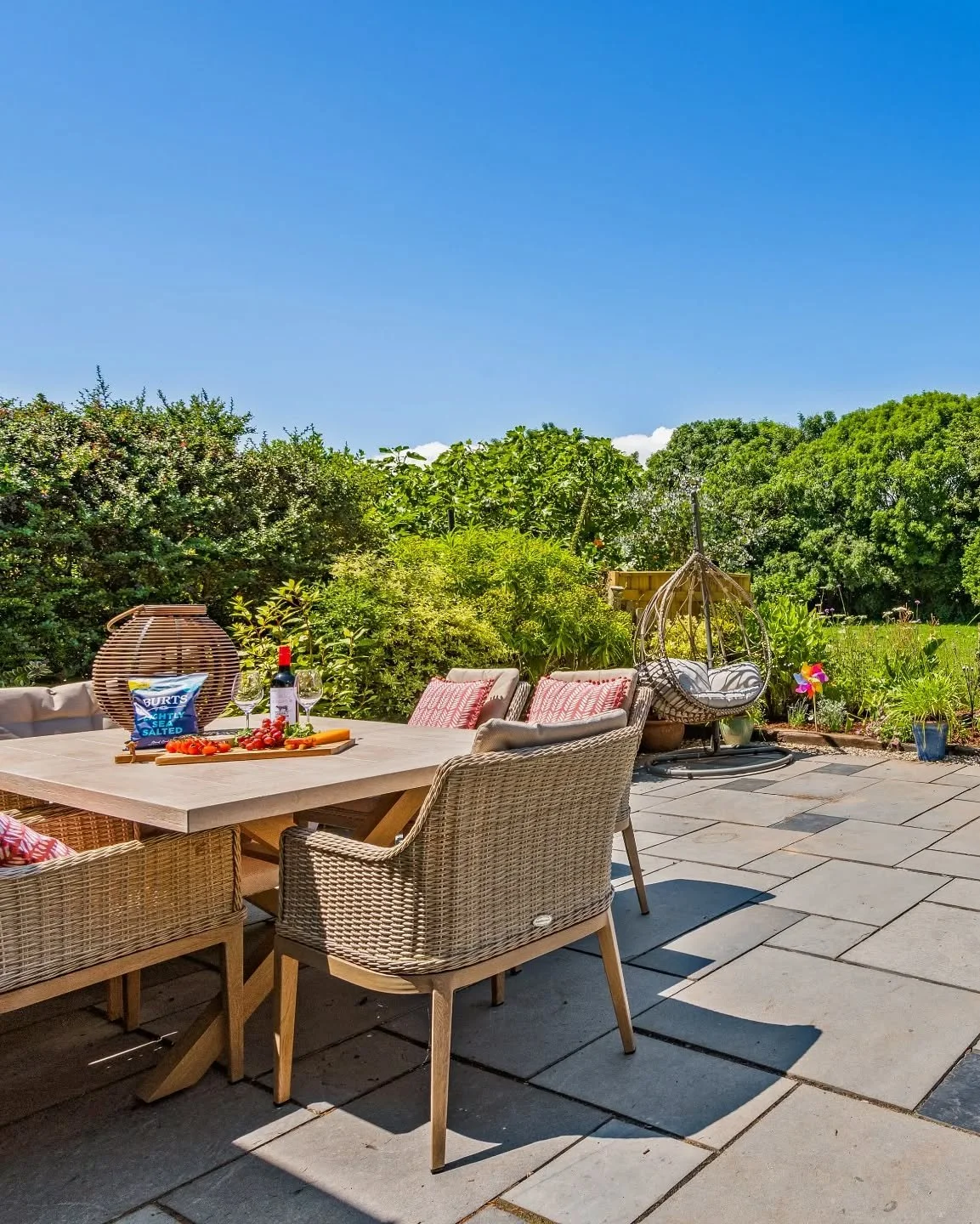 Still time to book for the end of summer at Camellia Cottage! Head on over to https://www.classic.co.uk/holiday-cottage/desc-5680.html for availability 🌞 ⛱️
.
.
.
#holidaycottage #holidaycottageuk #devon #southdevon #torbay #brixham #englishriviera 