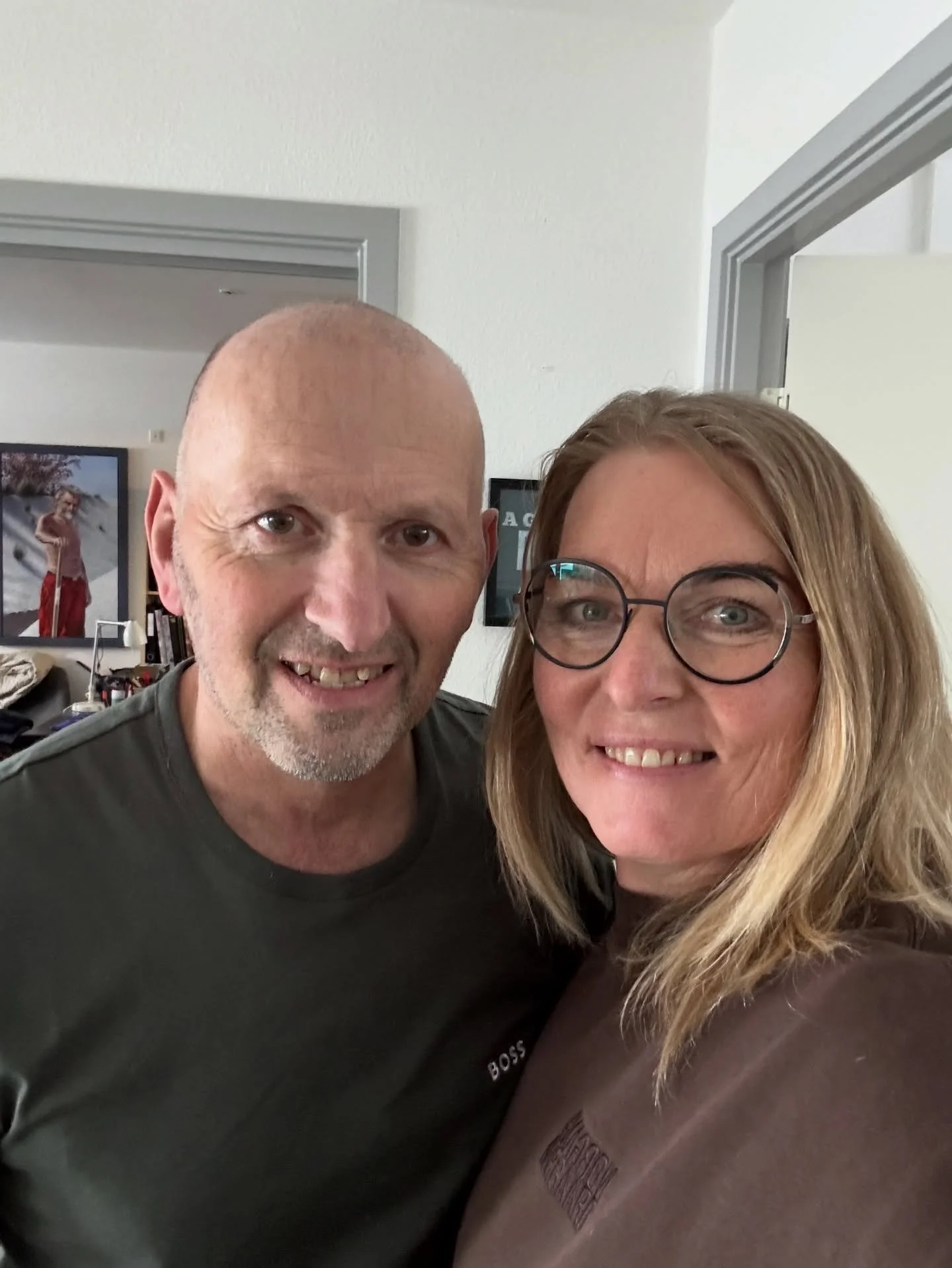 Hvordan g&aring;r det med Frank?

Det sp&oslash;rgsm&aring;l ved jeg aldrig helt, hvor jeg skal svare fra.
Fra det, jeg ser &ndash; eller fra det, han m&aelig;rker?

Ofte siger jeg:
Hvis du sp&oslash;rger Frank, vil han sige&hellip;
Hvis du sp&oslash