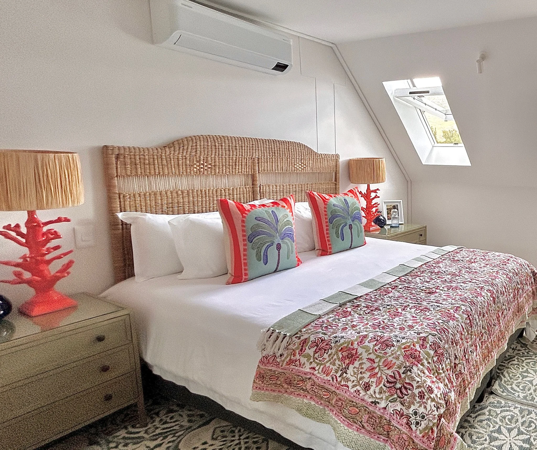 Whale Walk Apartment - main bedroom with King. XL bed