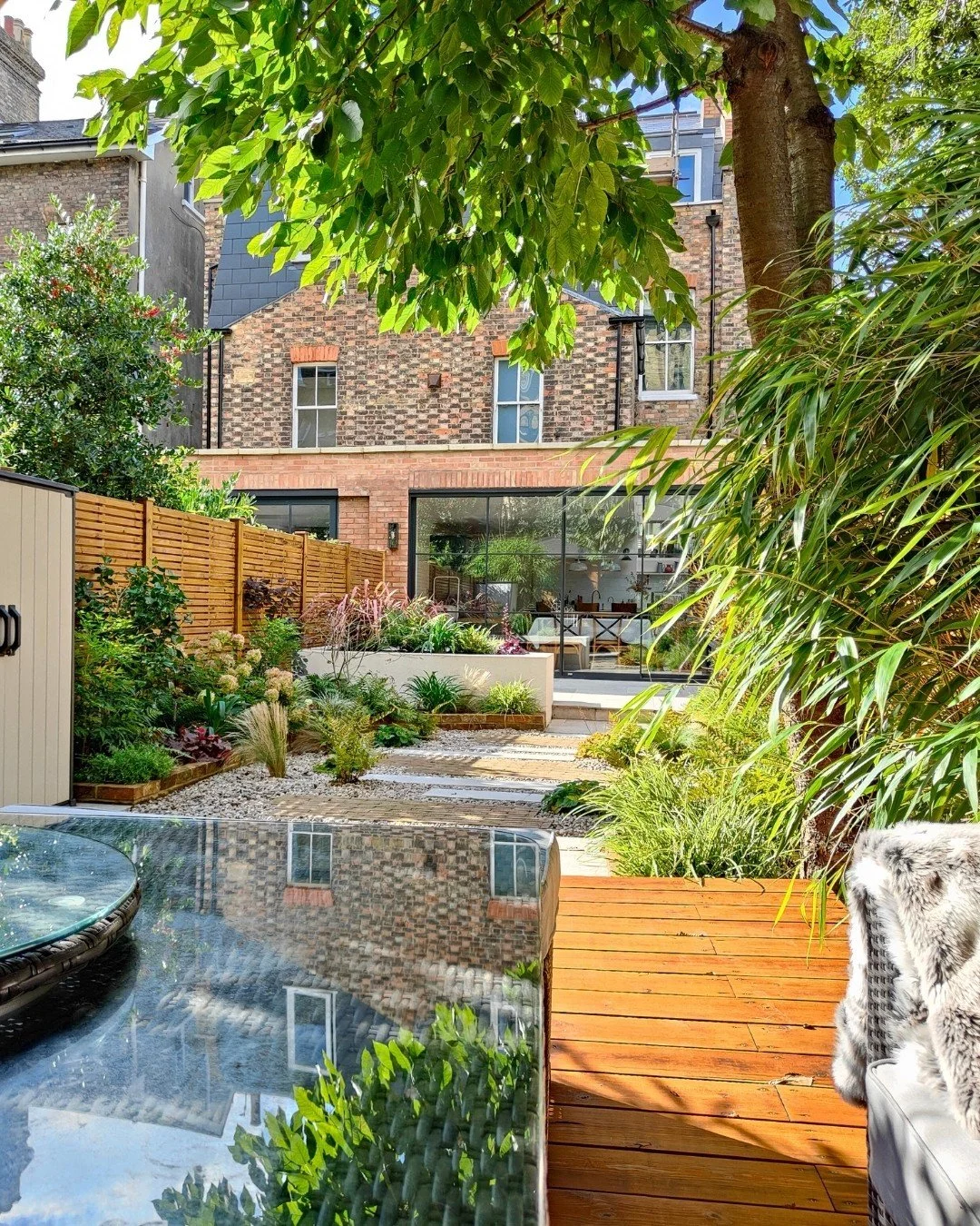 "We're thrilled that we got everything we asked for and an overall effect that surpassed the high expectations we had for the garden"
That's what makes a project like this one so rewarding.

Marie and Martin came to us following an extensiv