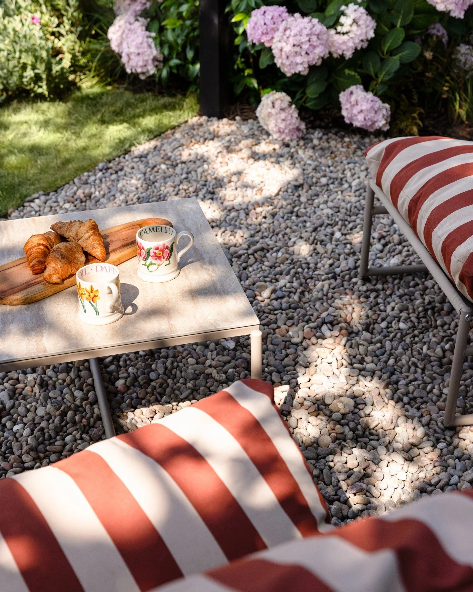Sunday mornings, made for coffee and breakfast outside while summer lingers a little longer 🌅
