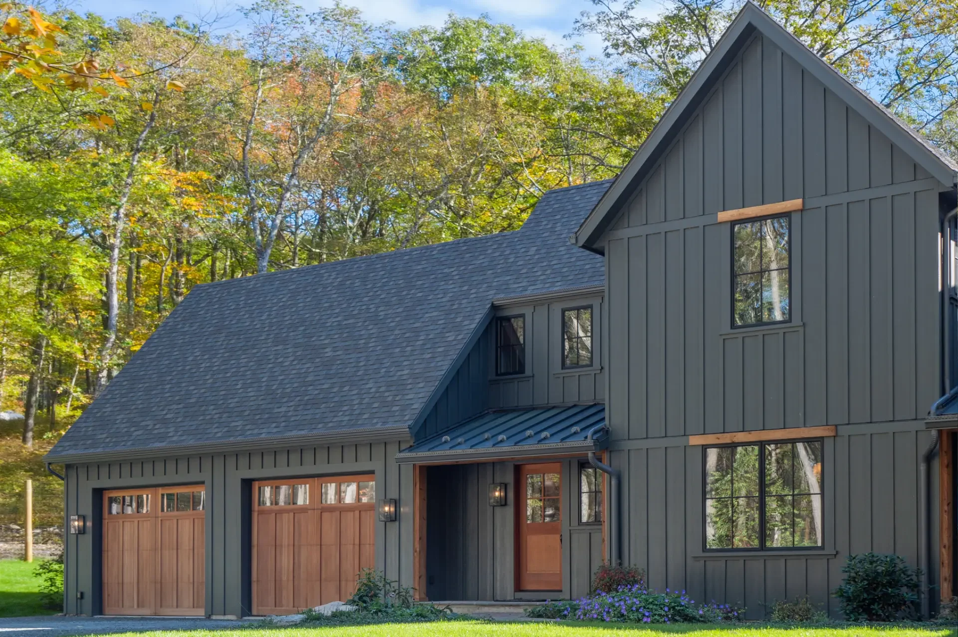 black-bear-house-hardie-board-and-batten-iron-gray.webp