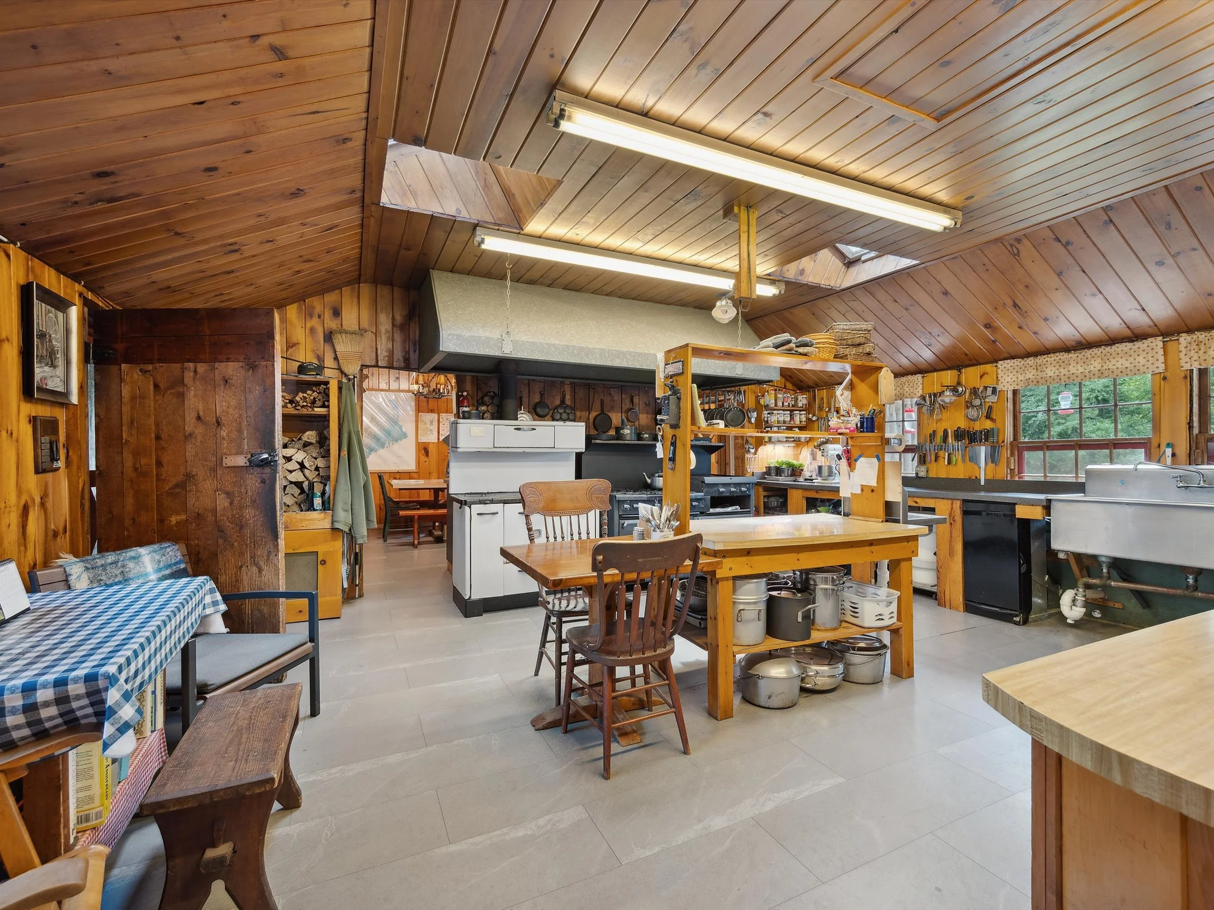 027-Bradford Camps, Munsungan Lake.jpg