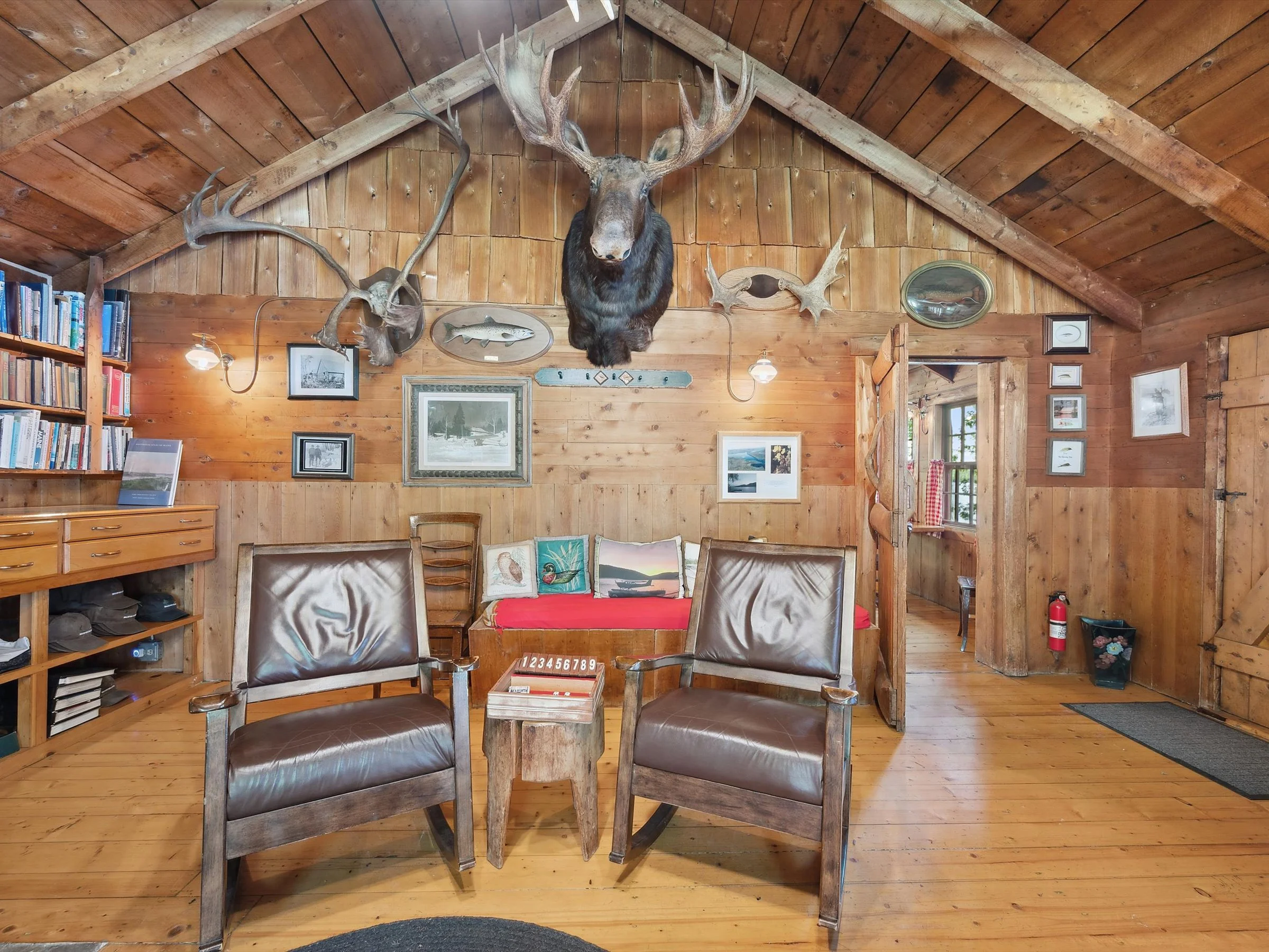 038-Bradford Camps, Munsungan Lake.jpg