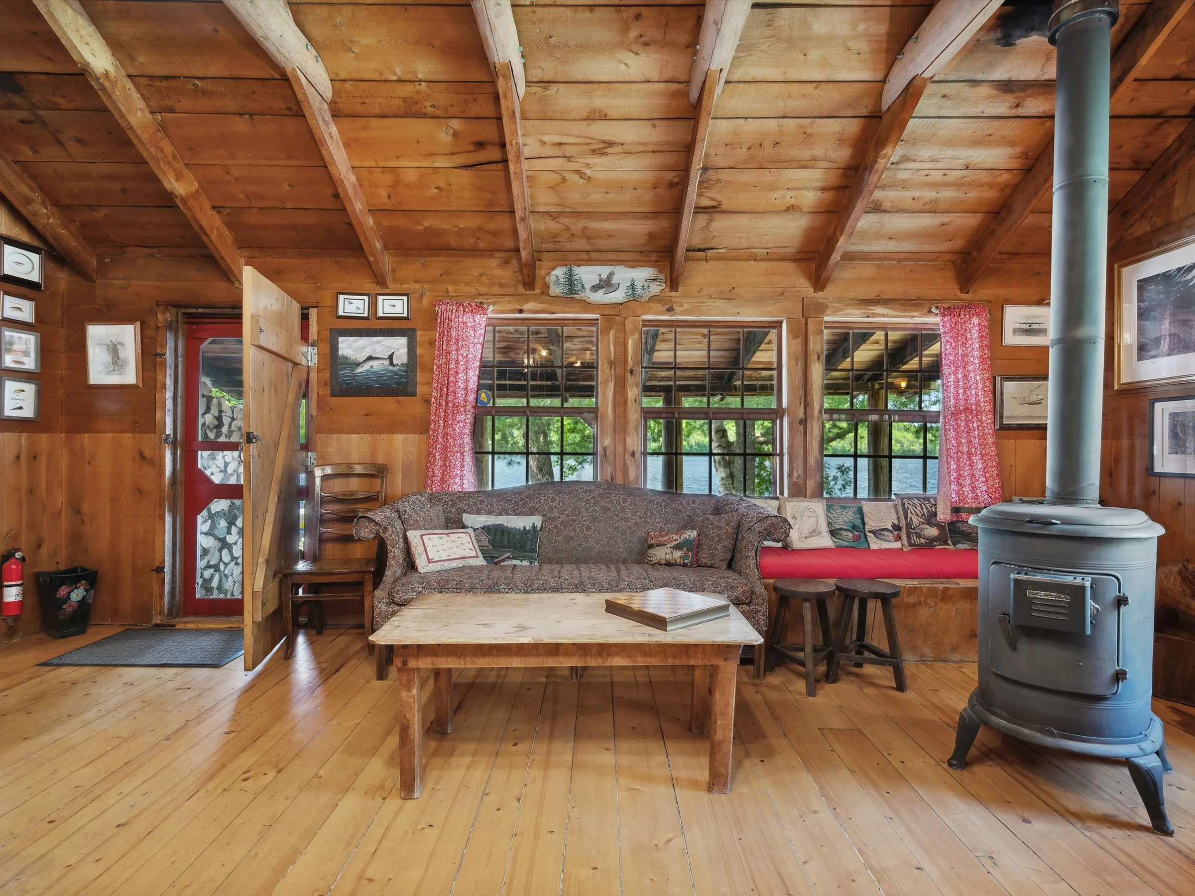 039-Bradford Camps, Munsungan Lake.jpg