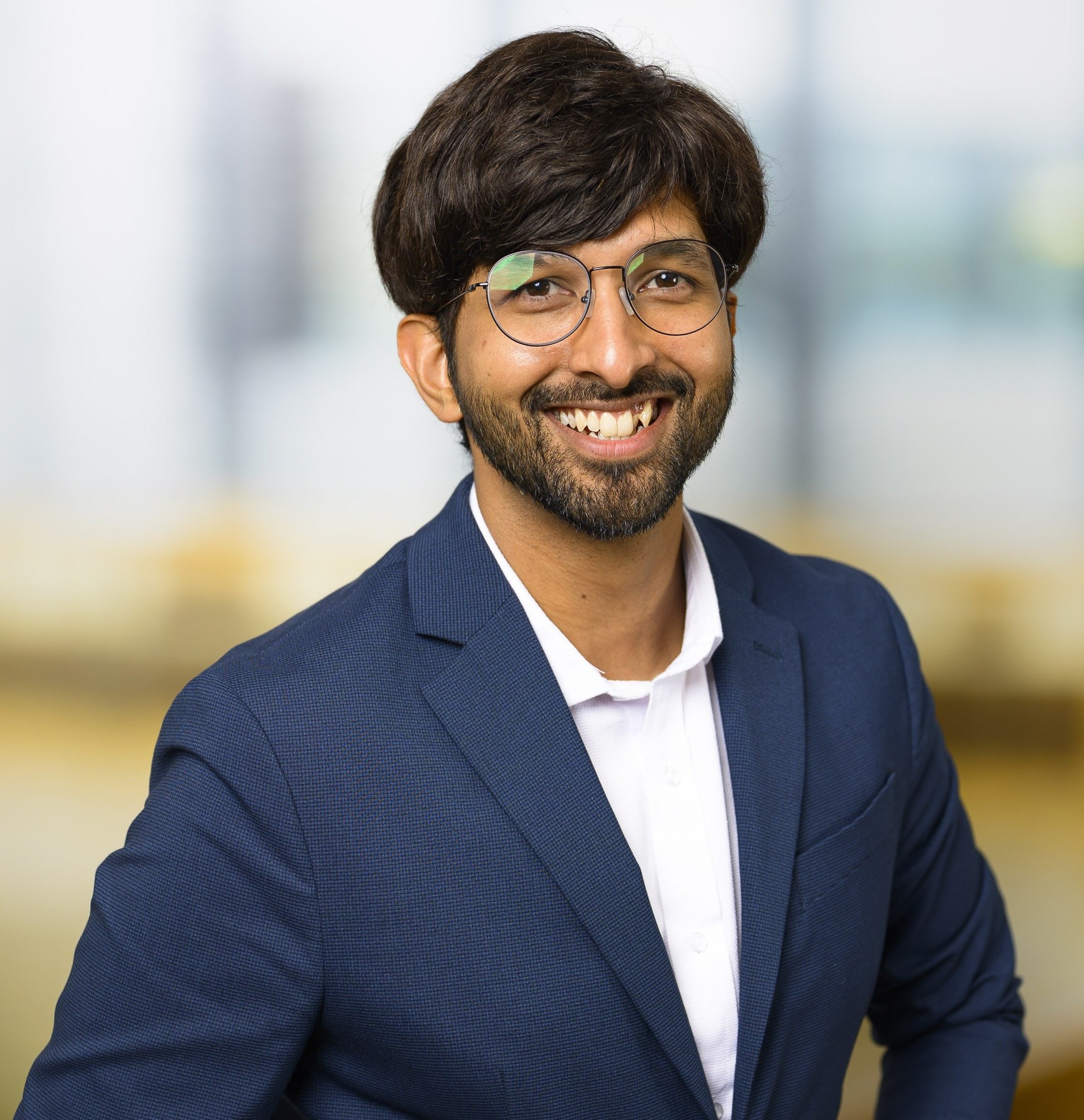 A portrait picture of Ujwal Gadiraju.