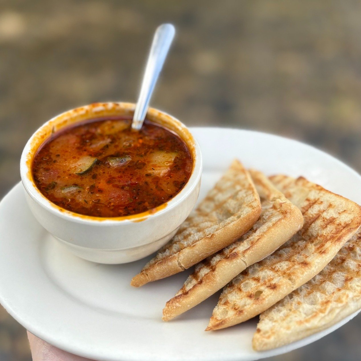 Manna&rsquo;s Lunch Specials for Tuesday, February 3rd!

Entrees
Lime Cilantro Fish Tacos (GF) 12
White Chicken Enchiladas 11
Roasted Eggplant Stew (V) 11
(served w/ polenta) 

Special Beverage
Ginger Lemonade $4.00
(organic ginger, organic agave, le