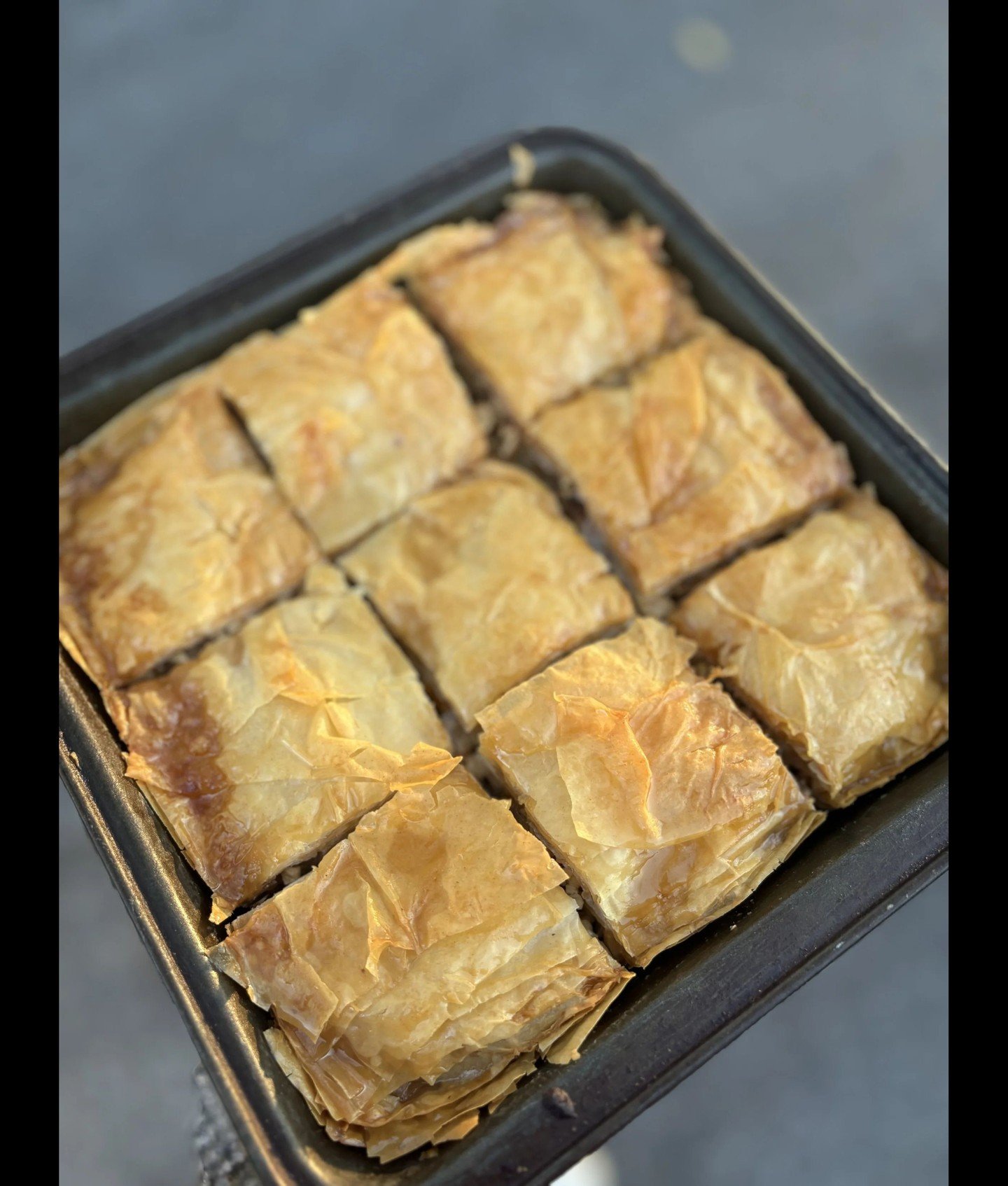 Manna&rsquo;s Brunch Specials for February 28!: Entrees

Breakfast Pizza 12

(garlic olive oil base, bacon, tomato, mushrooms, Snow&rsquo;s Bend arugula &amp; fried egg) 

Grilled Peanut Butter Banana Sandwich 11

(toasted sourdough, organic peanut b