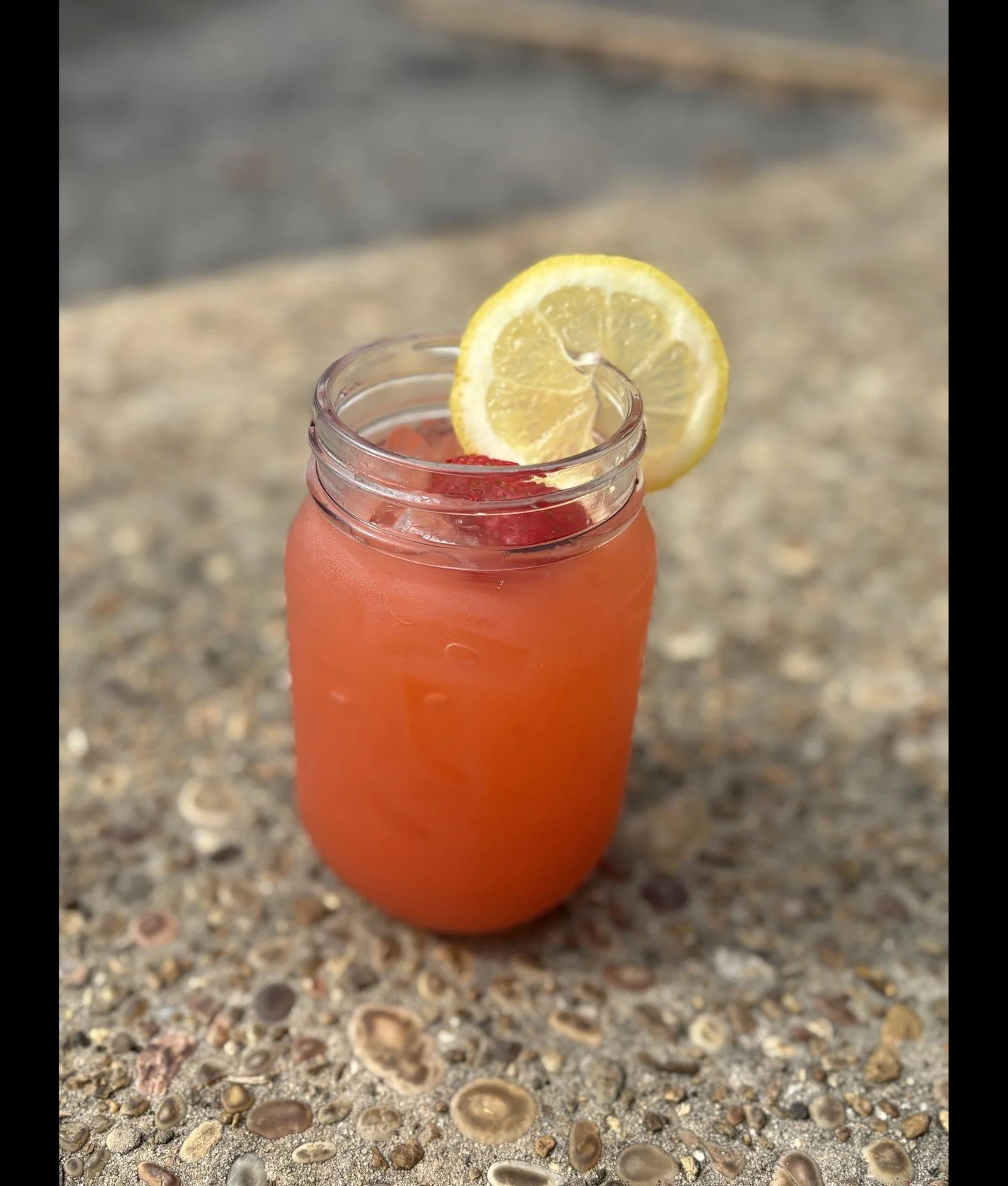 Manna&rsquo;s Brunch Specials for Saturday, April 18th!: Entrees

Breakfast Pizza 12

(garlic olive oil base, bacon, tomato, mushrooms, Snow&rsquo;s Bend arugula &amp; fried egg) 

Veggie Frittata (GF) 11

Lemon Poppyseed Pancakes (V) 11

Sides

Kale