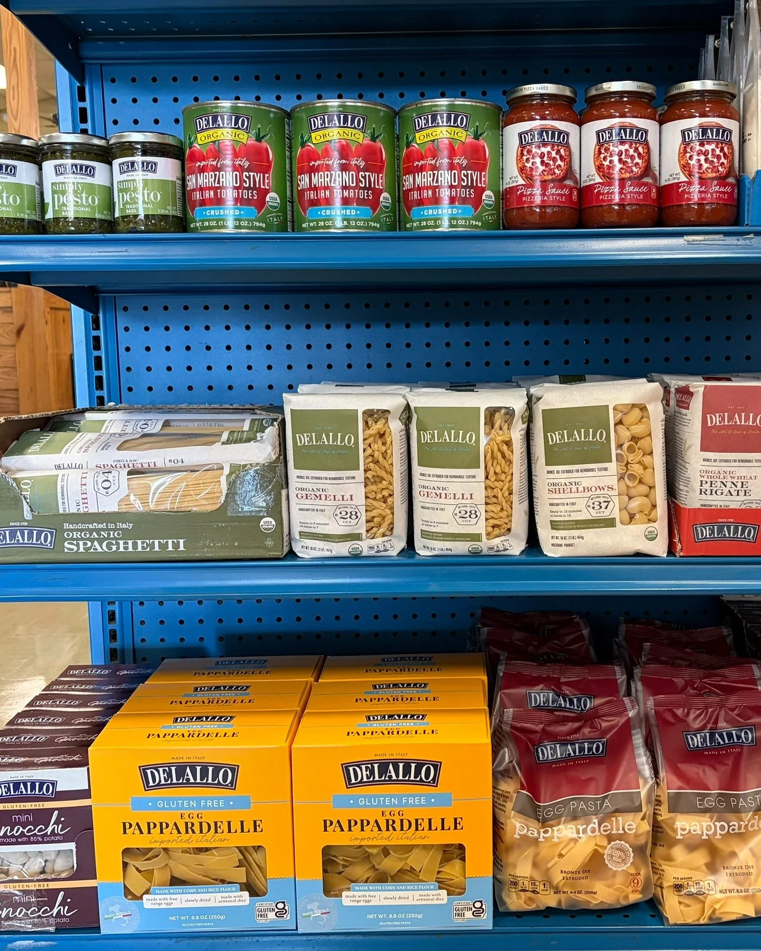 New item alert! If you're feeling like some Italian, come get these great Delallo items, from pasta to sauce to a pizza dough kit! And loo, up for the gourmet snacks from Go Raw and a collection of ginger teas and chews from Prince of Peace! 

We're 