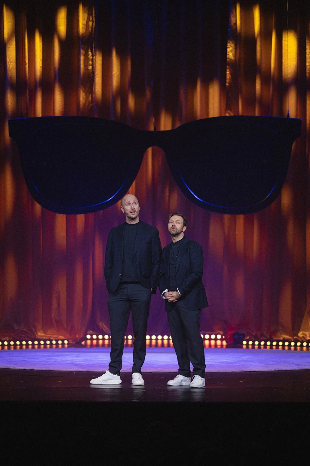 Komkerne Terje Sporsem og John Brungot i Høy og mørk på Chrsitiania Teater