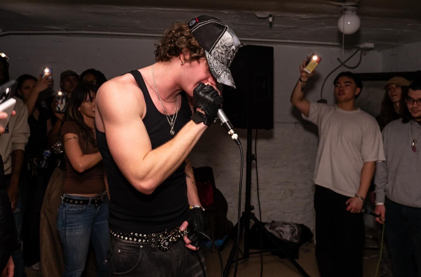 THIRD PARTY X GREYISHERE X ISAIAH VO LIVE AT @thedeanscommons 

flicks by @dracomays 
.
.
.
#altrap #hiphop #undergroundrap #chicagomusicscene #concertphotography