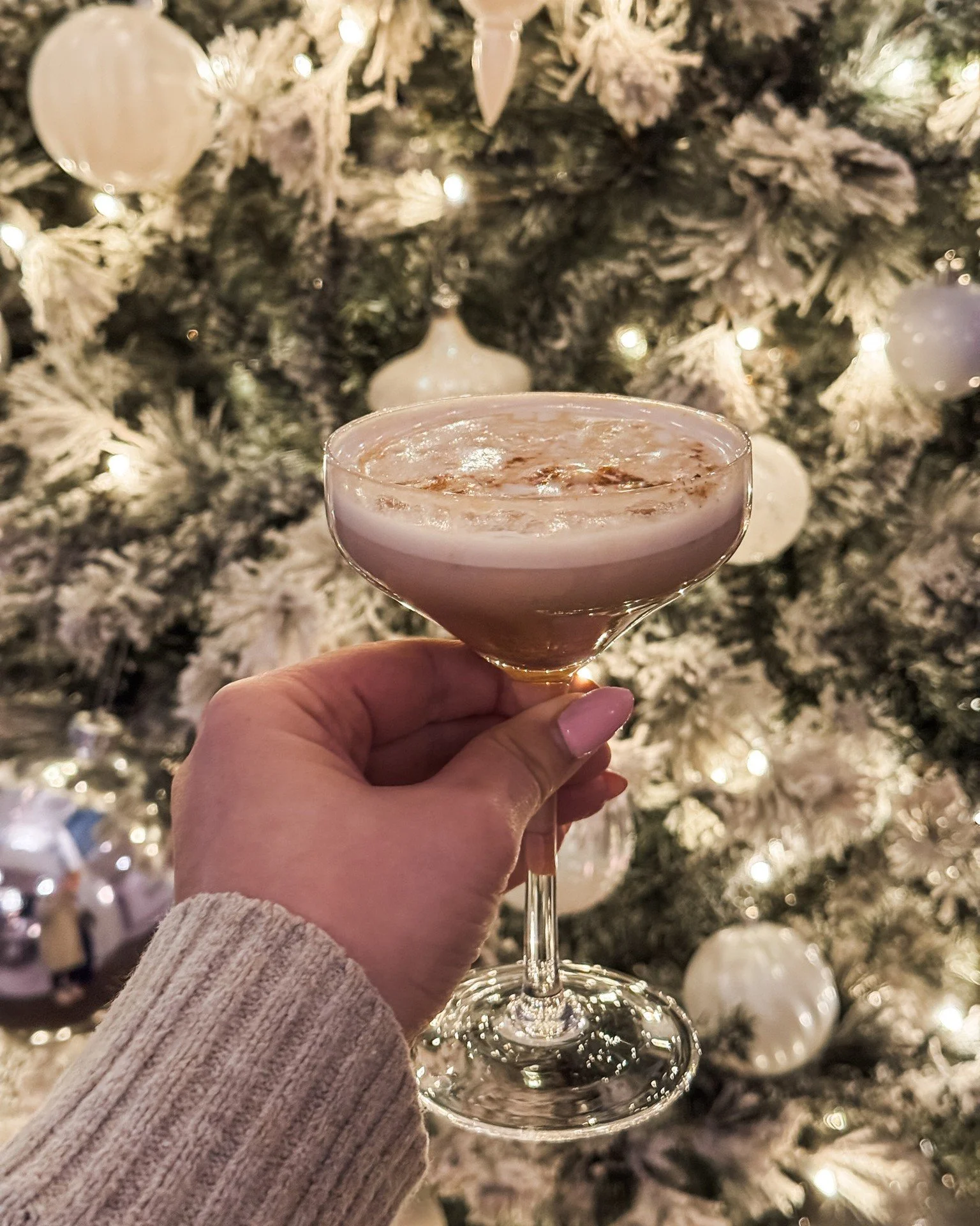 🍹✨Butternut Br&ucirc;l&eacute;e✨

Indulge in this delightful blend of First Light Coastal Cream Liqueur, vodka, roasted butternut squash, and gingerbread syrup. Perfectly crafted for a smooth finish and cozy warmth, just what you need this season! 
