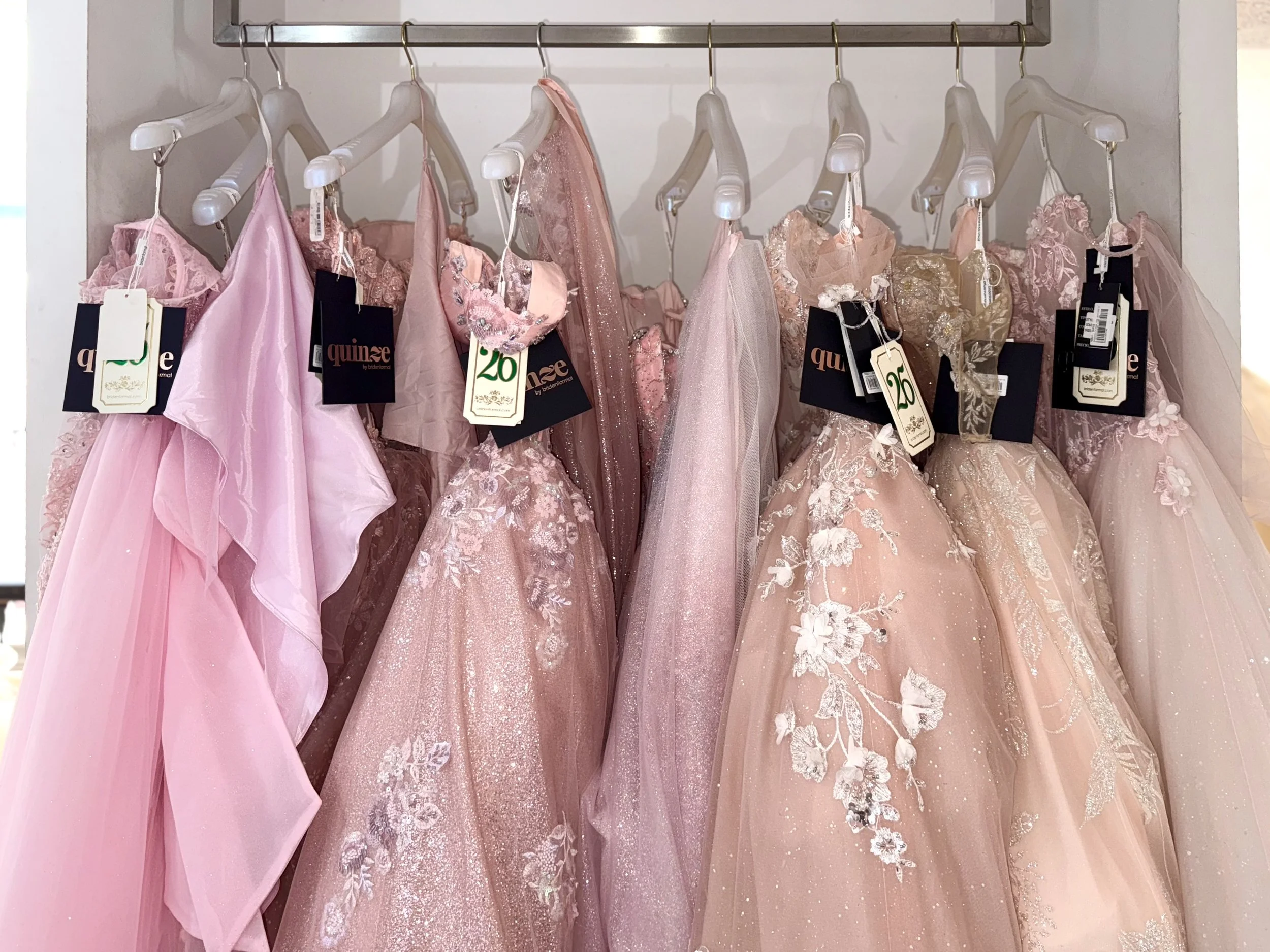 ¿Con cuánto tiempo de anticipación buscar tu vestido de XV años?