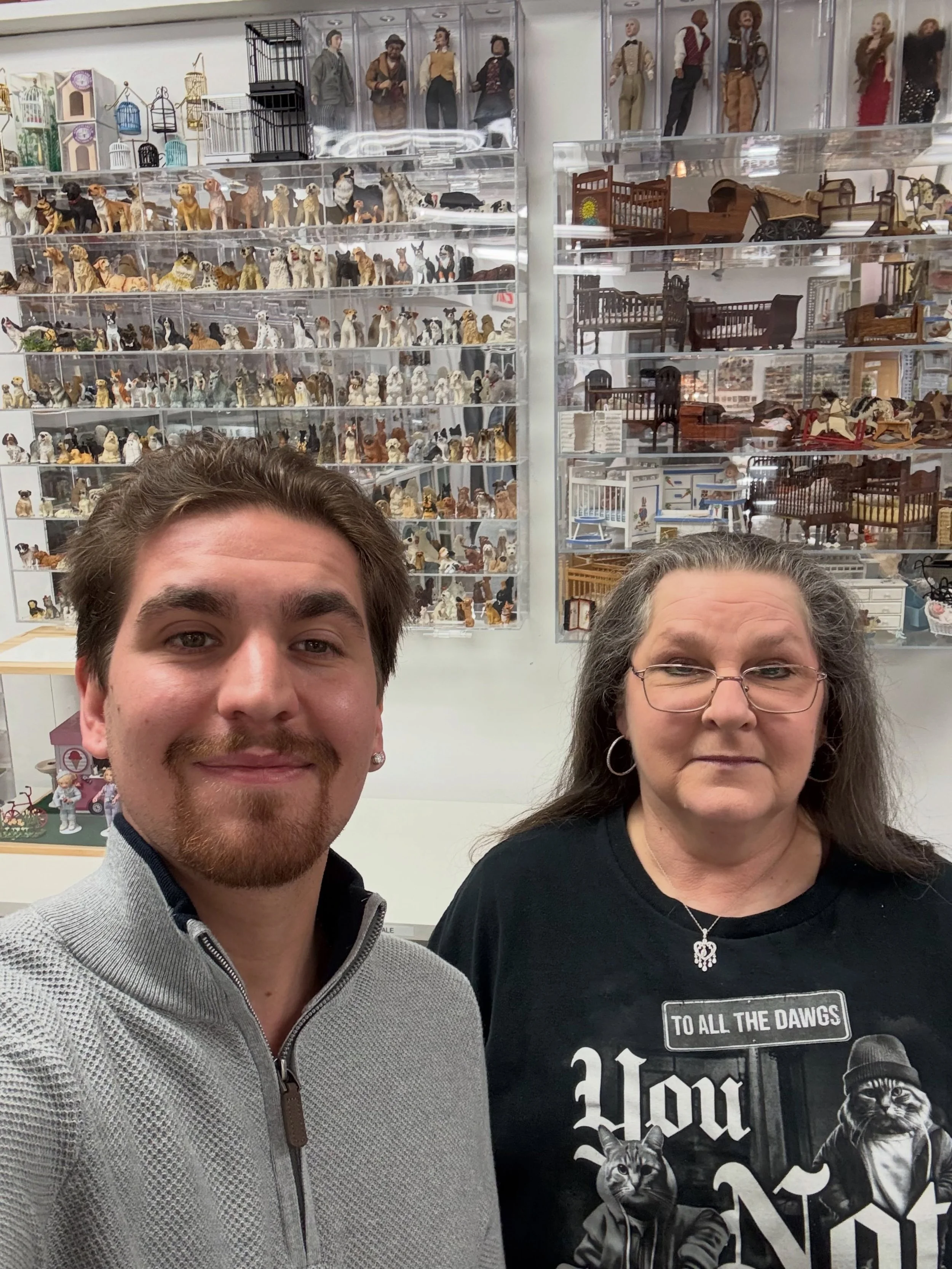 Two local businesses, one shared passion for craftsmanship ✨
Loved connecting with Miniature Dollhouse Creations &mdash; proof that creativity comes in every size. Proud to be part of a community filled with talented small business owners.

&mdash; M