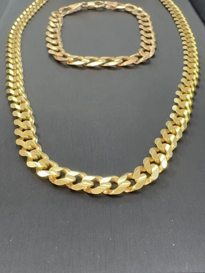 Matching chains and bracelets always hit different.

Now the real question is&hellip; which set are you wearing first? 👀

🔗 Cuban/Curb
⚓ Mariner
🛡️ Byzantine

Drop your answer below ⬇️ #mantzjewelers #gold #chain #bracelet #drip