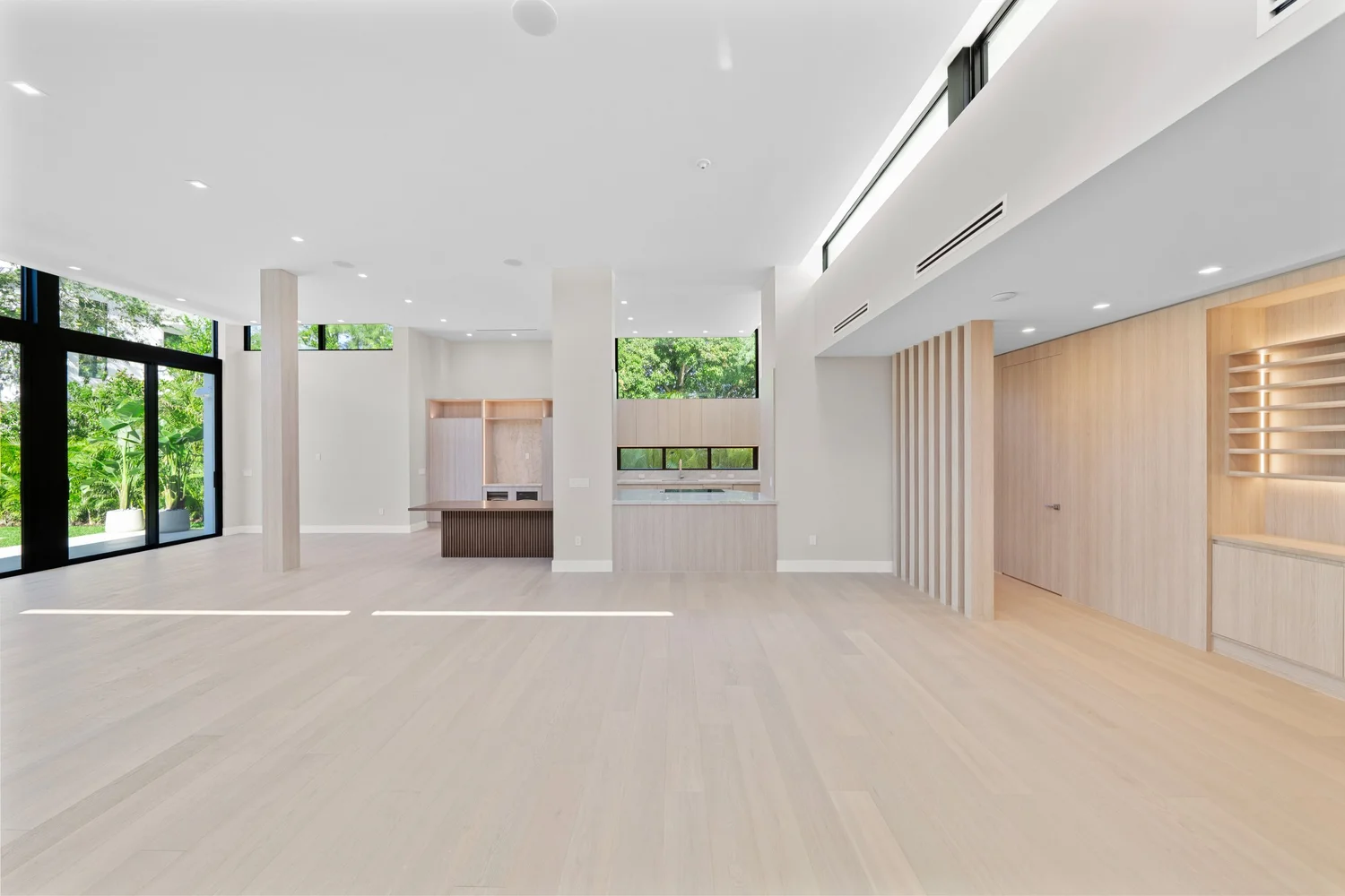 11636 NE 7th Ave — View 8