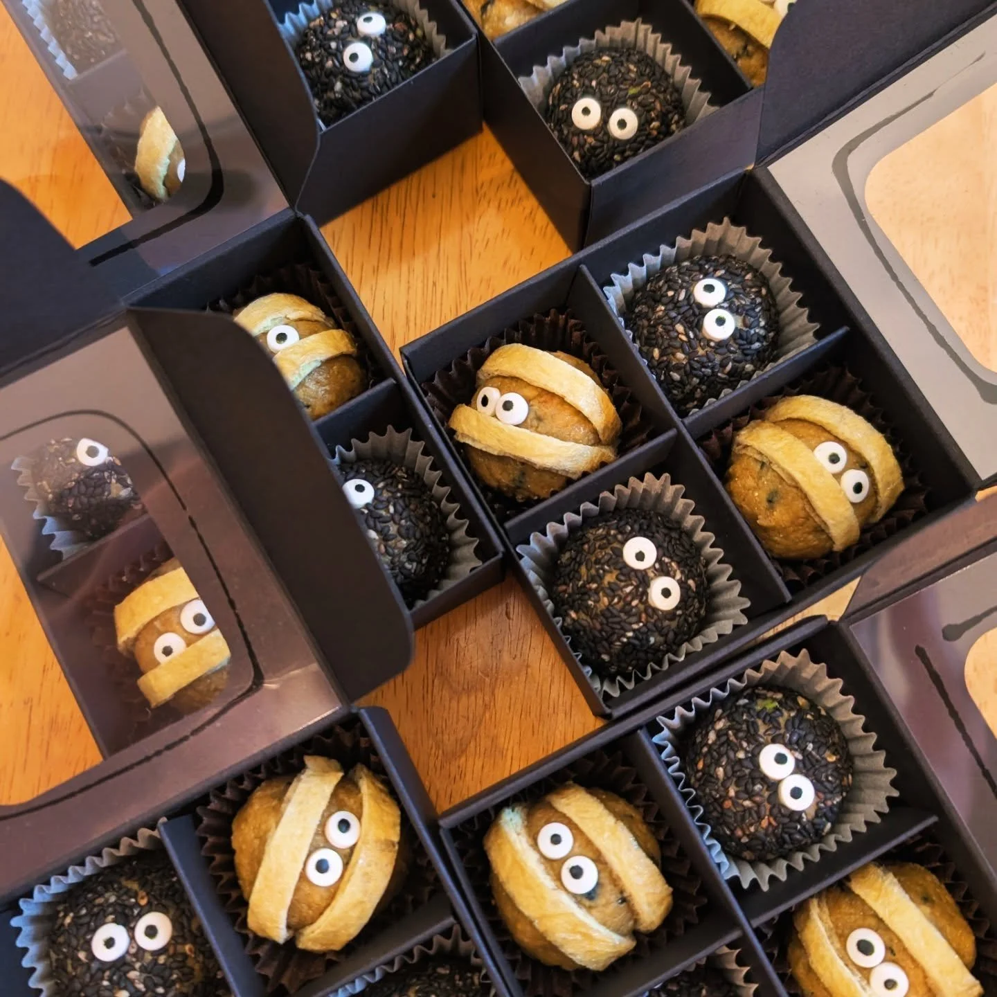 Tomorrow is the last market of the @montpelierfarmersmarket summer season 🙌 

Aaaaannnnddd our Halloween special miso soup balls will be coming back tomorrow 🎉 

Make sure to come early and grab a box before they are all sold out 🎃 👻 

133 State 