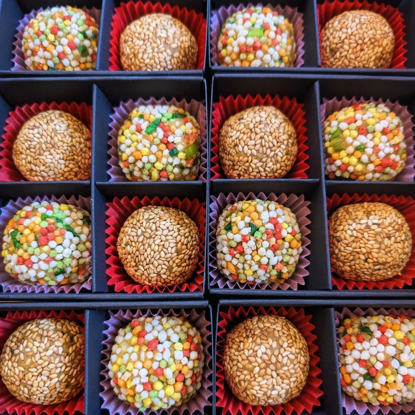 We're excited to go back to the summer @montpelierfarmersmarket tomorrow at 133 State St in Montpelier from 9am to 1pm.

Unfortunately, the weather forecast doesn't seem great but we'll be there rain or shine! ☔ 🌞 

If you need a special and unique 