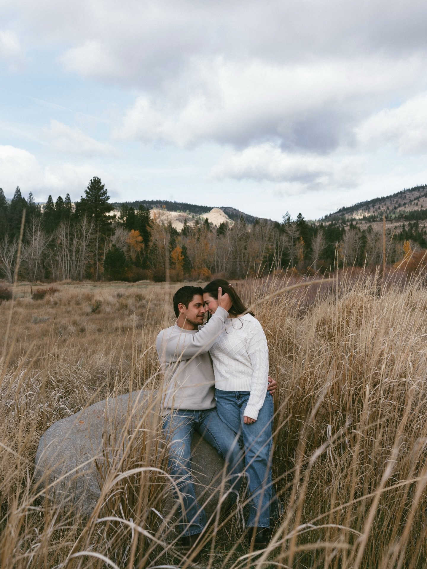 a post rainy day romp

#weddingphotography #engagementphotos #renoweddingphotographer