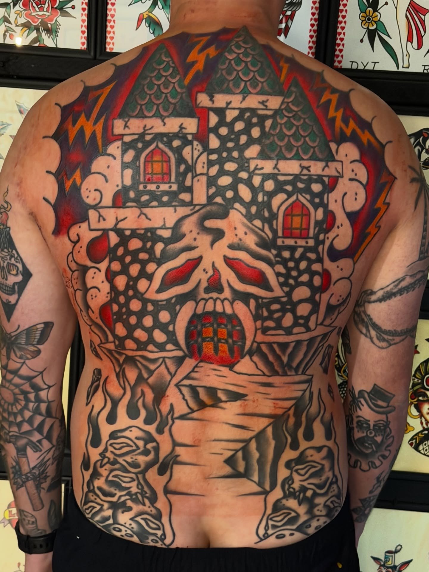 Got to put some time into the homie @biguglybaldhead &lsquo;s back piece ! Always down for large scale tattz!