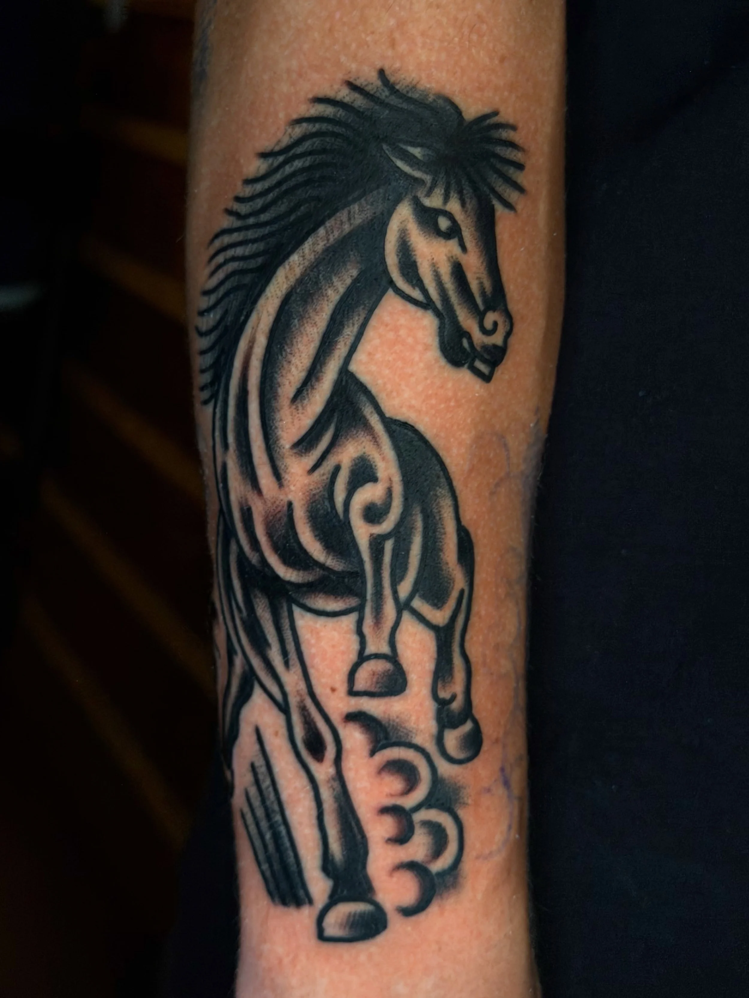 Horse my line book! I have time for appointments or walk ups at the @floridagctattooexpo this week! Dm to lock in a spot 😎

.
.
#ghostmtn #orlandotattooer #luckyhorsetattoo #orlandotattooartist #americantradtionaltattoos