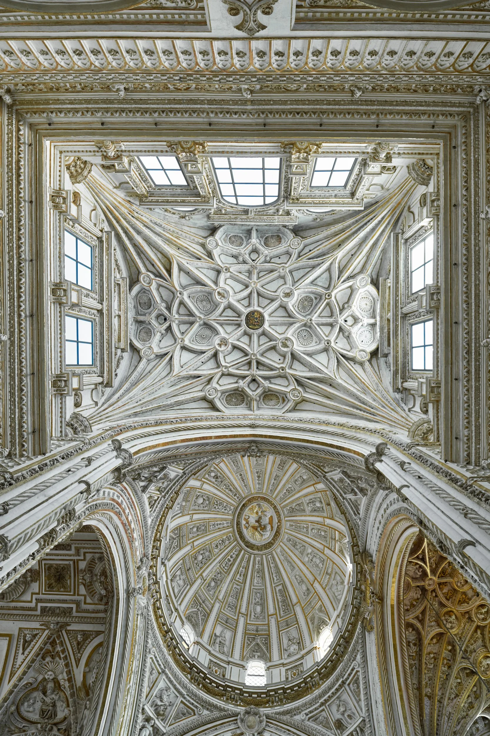 The oval ceiling of the main Chapel of the Mosque.