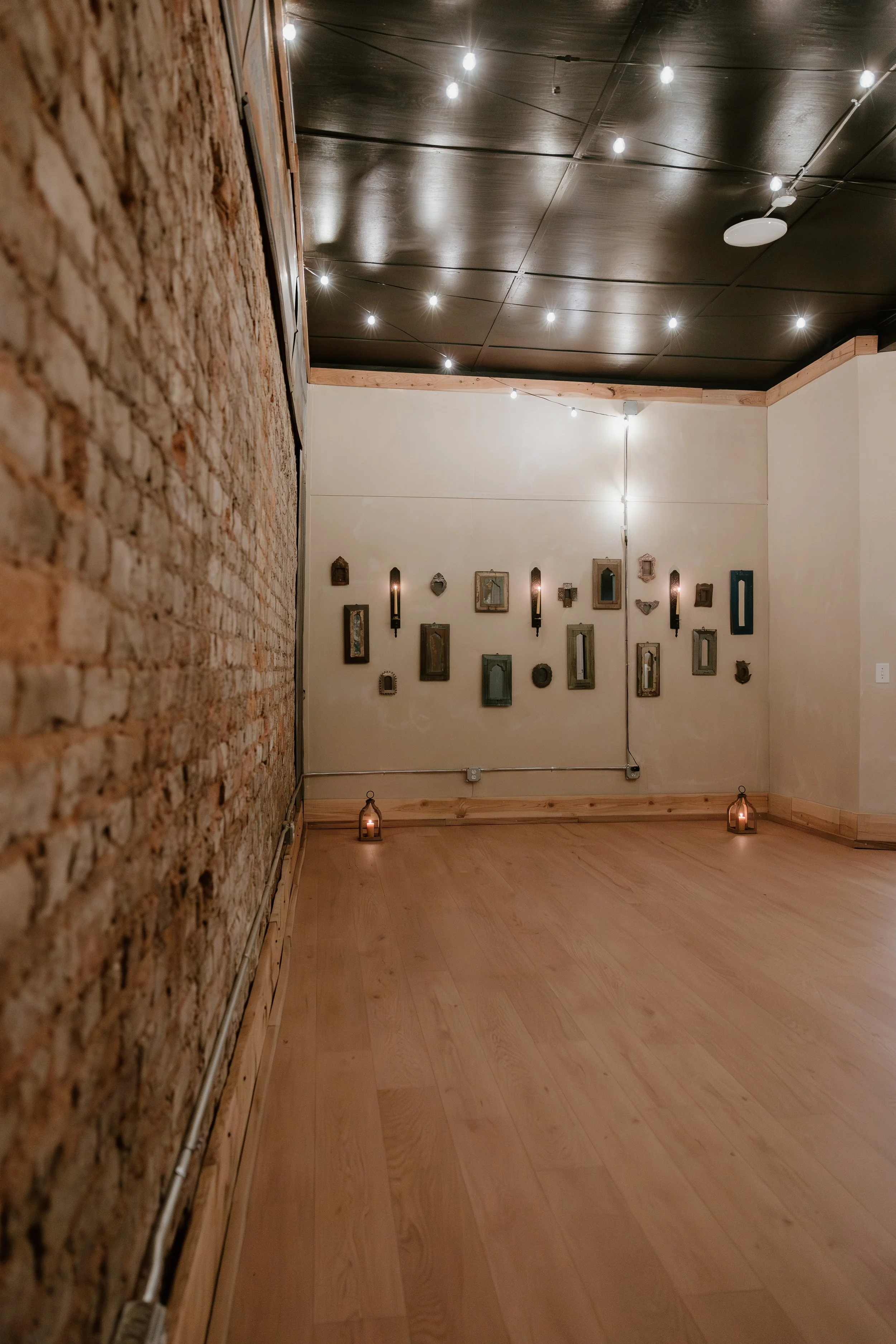 Calming relaxing candlelit yoga class in pacha yoga studio in rutherfordton nc