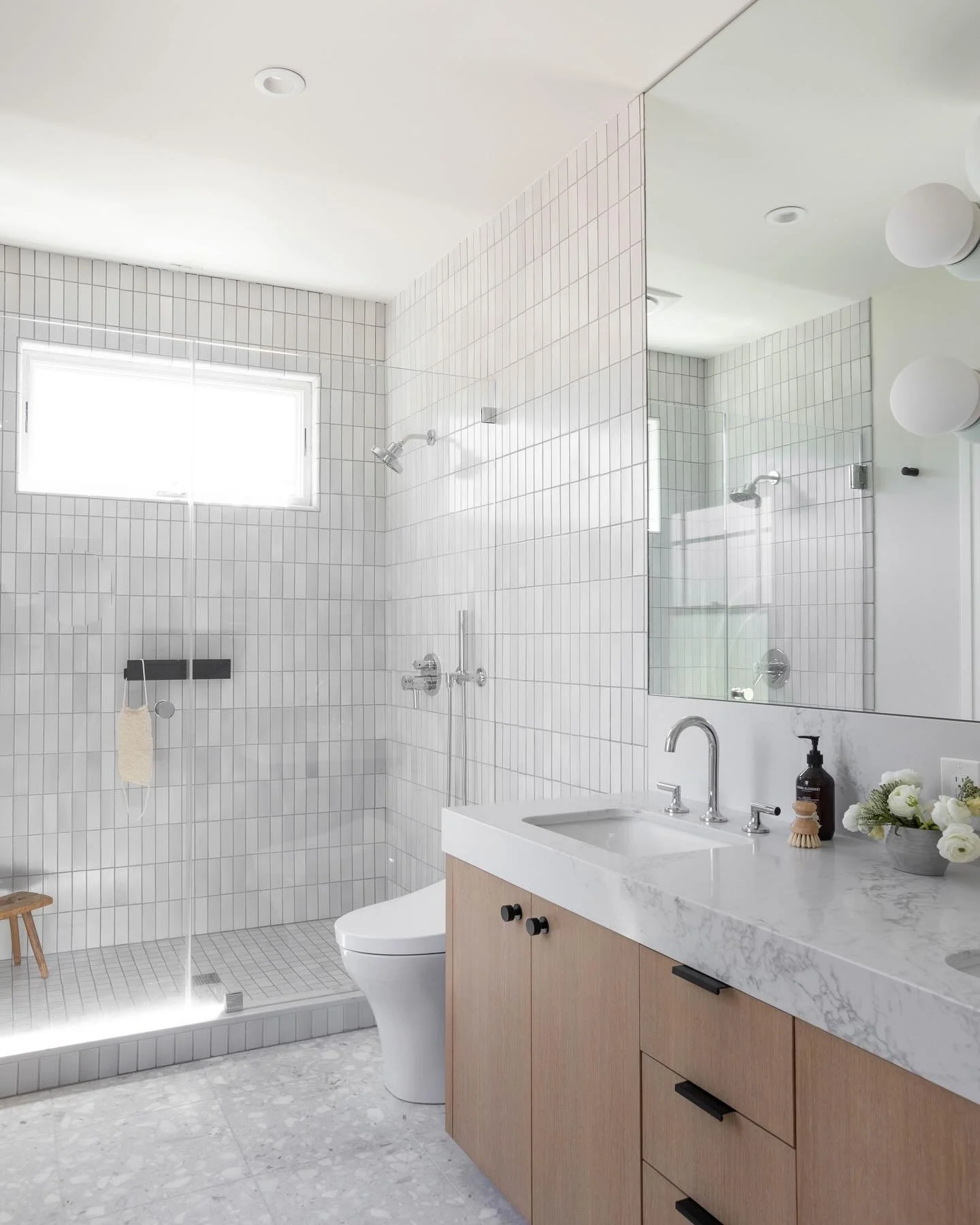 This ceramicist client started with a desire and appreciation for Heath tile.  I could not agree more.

Photography: @sencreativeco 
Contractor:  Santos Construction
Architectural Interiors: @wesarchitecture 

#interiordesign #remodel #bathroomdesign