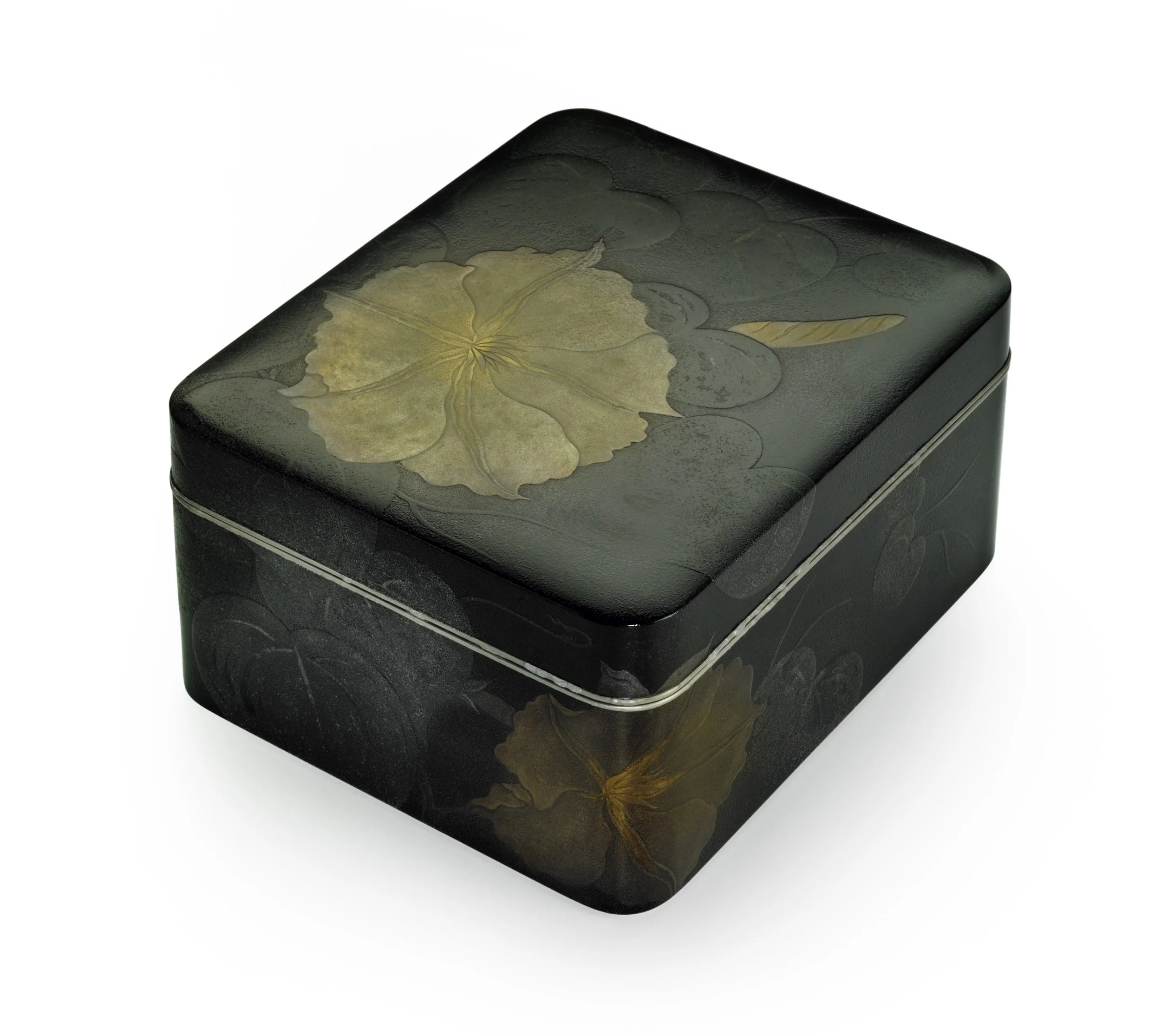 Ornamental Cosmetic Box ( tebako ).jpg