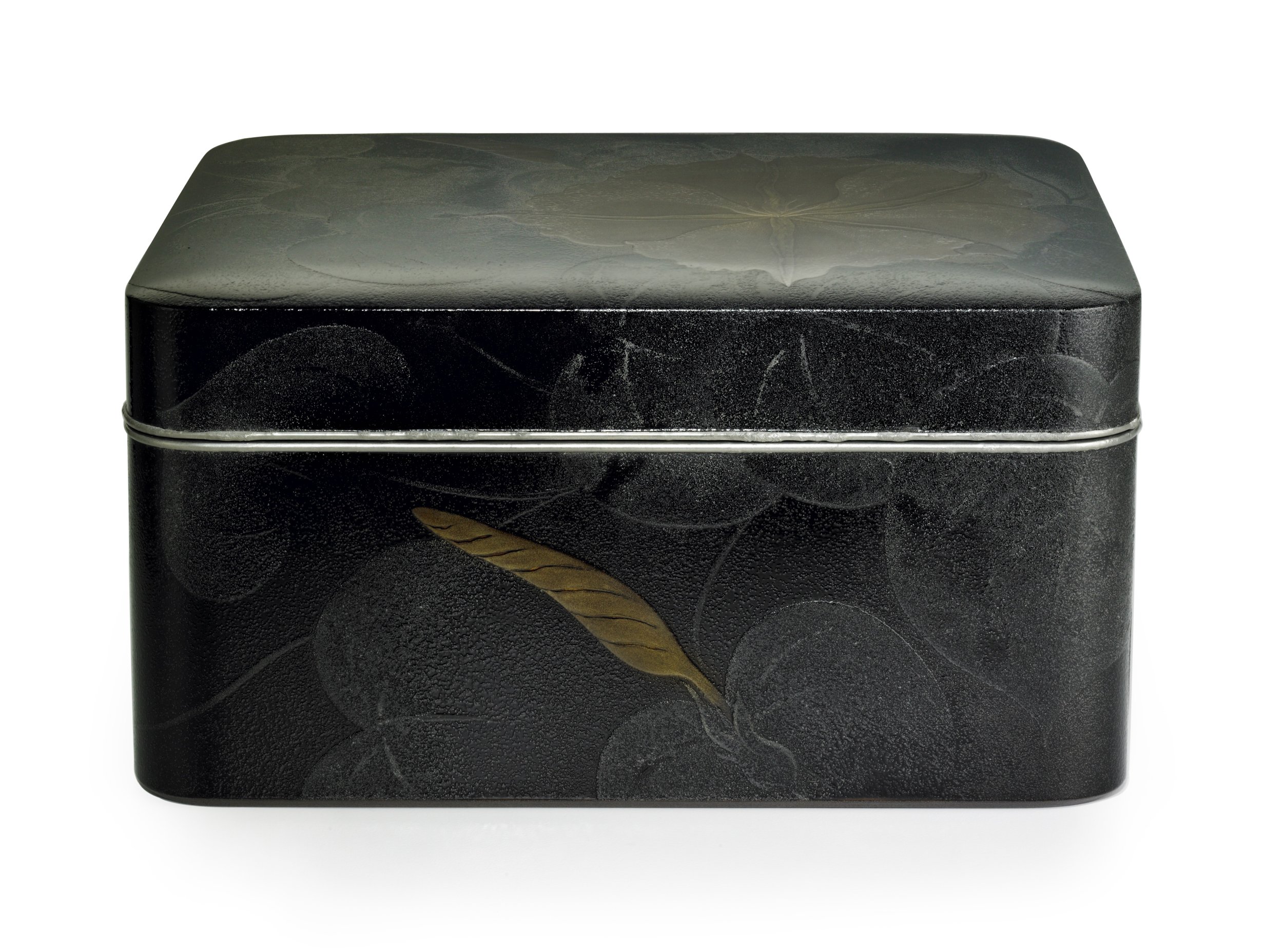 Ornamental Cosmetic Box ( tebako ) 3.jpg