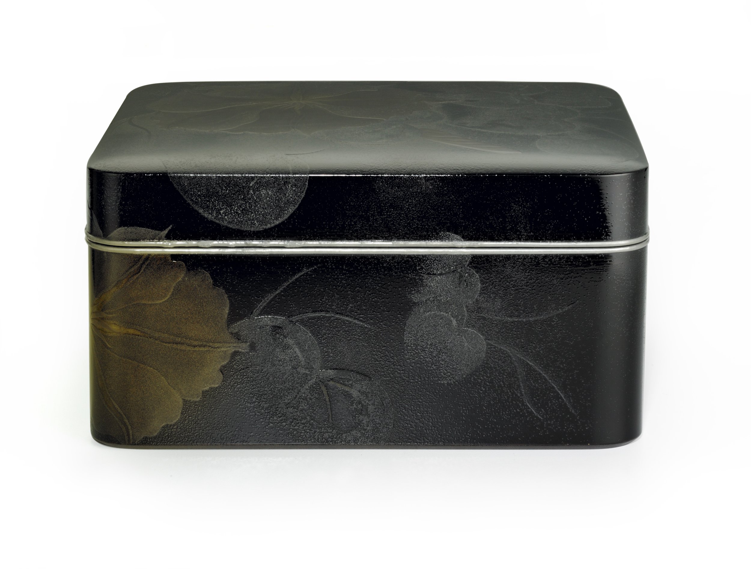 Ornamental Cosmetic Box ( tebako ) 2.jpg
