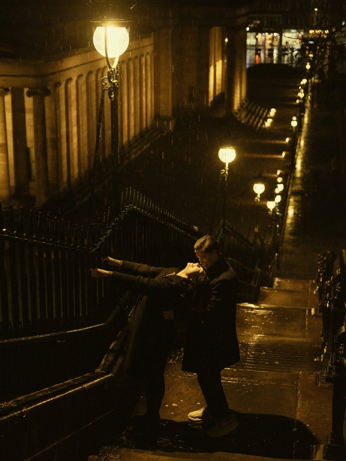 A rainy evening in Edinburgh with Carol and Stuart 🥹 it was so much fun to plan and direct this shoot with @framesbysanjo , and a huge thank you also to Sandie for assisting ❤️ @sandieandsanjomodelcouple 

Key words: documentary photos | UK | Hampsh