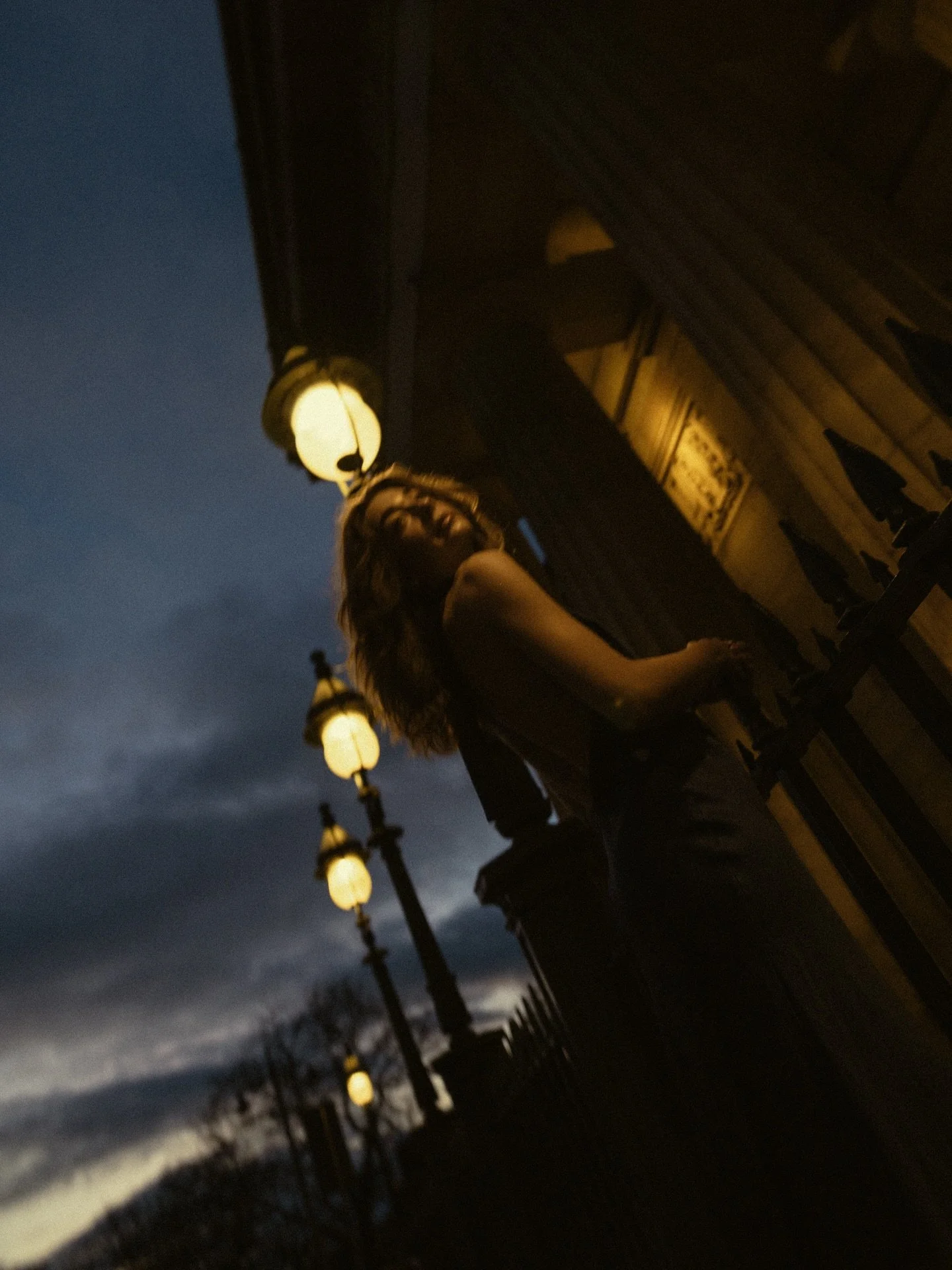 day ➡️ night with @bethany.evans29 ✨💖 this was so fun to plan and create together!

Key words: documentary photos | UK | Hampshire photographer | cinematic photography | authentic | love | looks like film | nostalgic | engagement inspo | dreamy | co