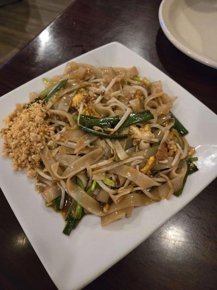 Cups and Cheers Pad Thai.jpg